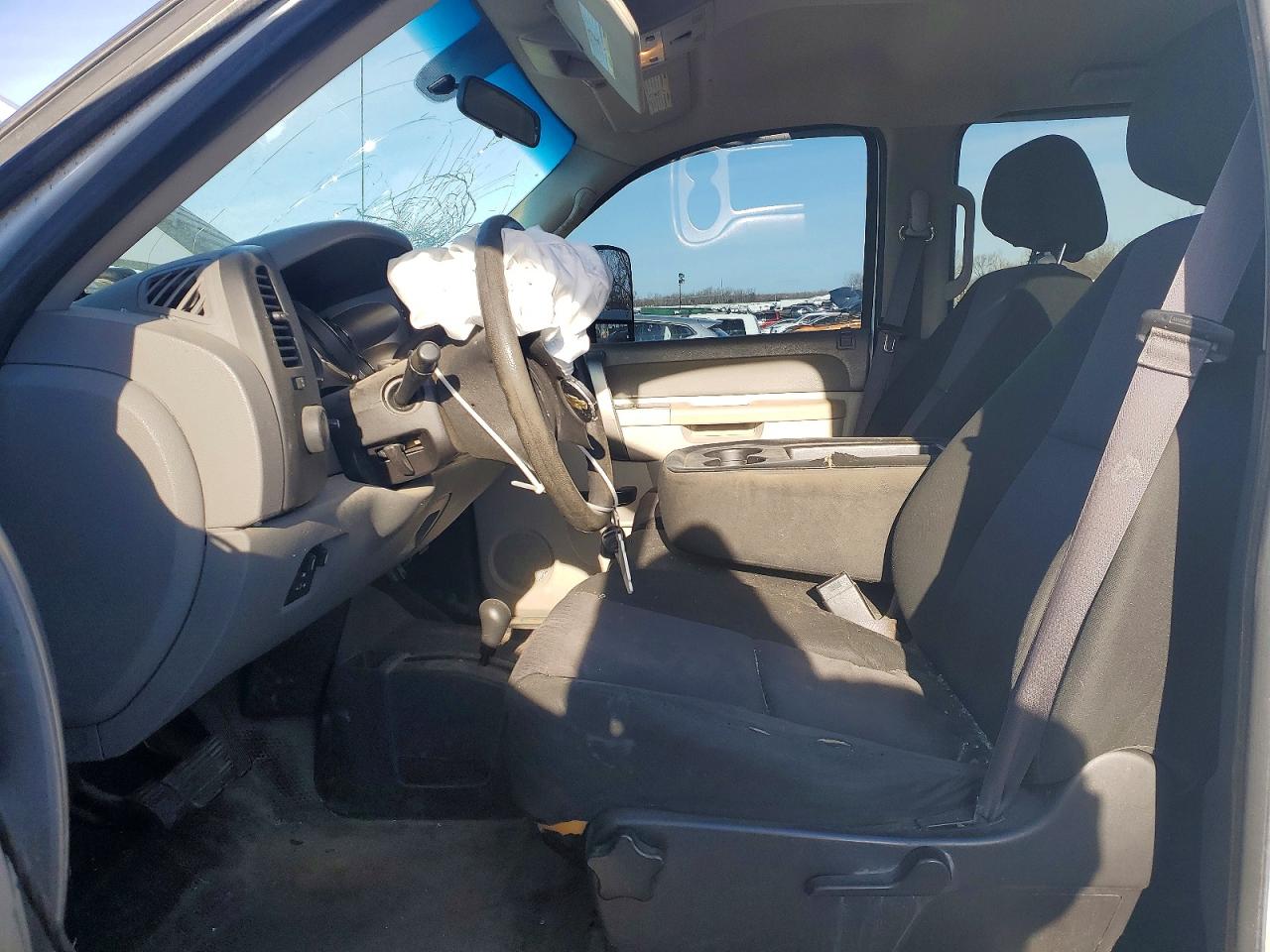 2013 Chevrolet Silverado K2500 Heavy Duty White vin: 1GC1KVC88DF228795