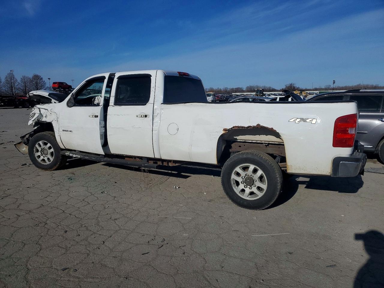 2013 Chevrolet Silverado K2500 Heavy Duty White vin: 1GC1KVC88DF228795