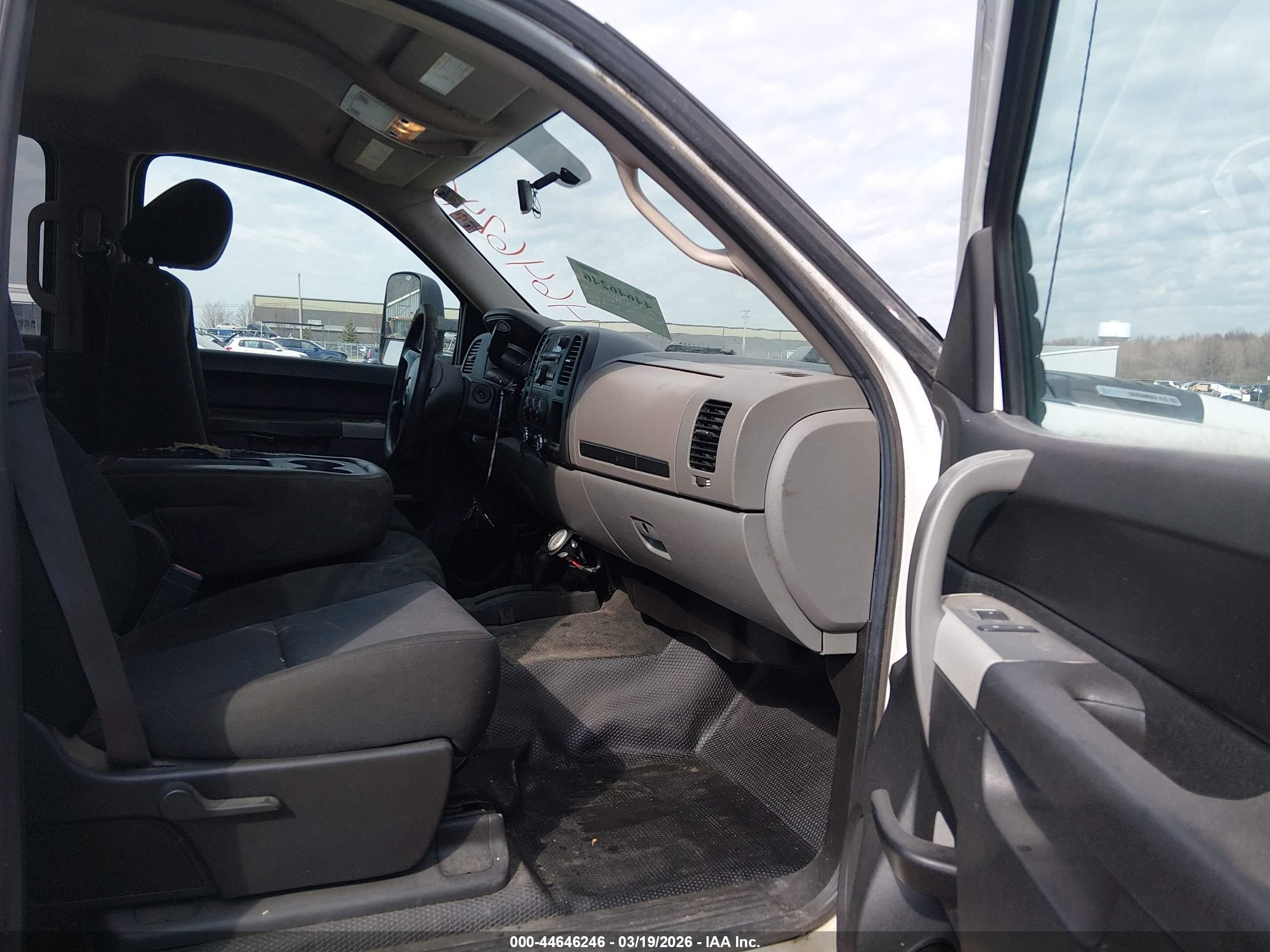 2014 Chevrolet Silverado 2500hd Work Truck White vin: 1GC1KVC89EF186056