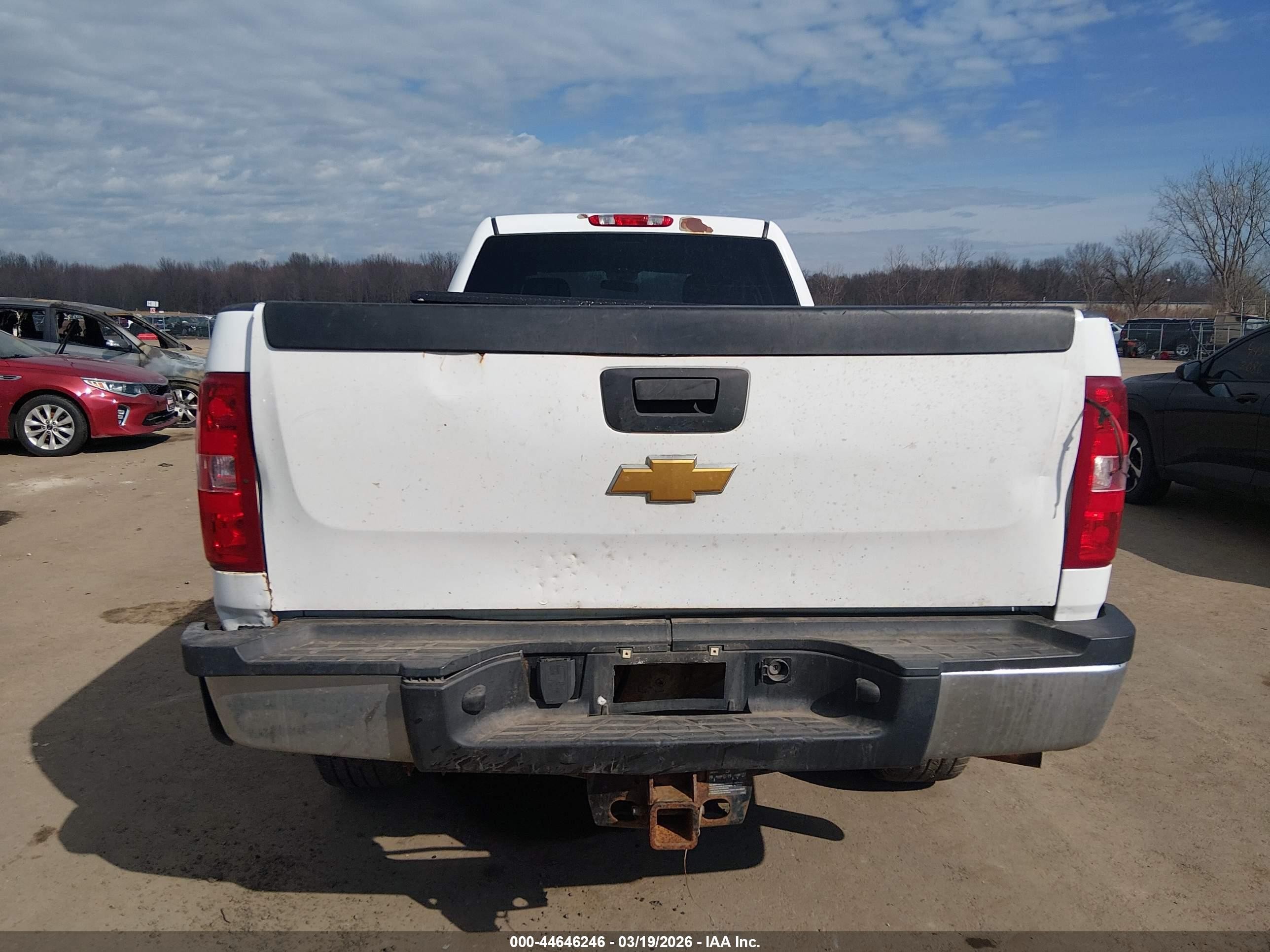 2014 Chevrolet Silverado 2500hd Work Truck White vin: 1GC1KVC89EF186056