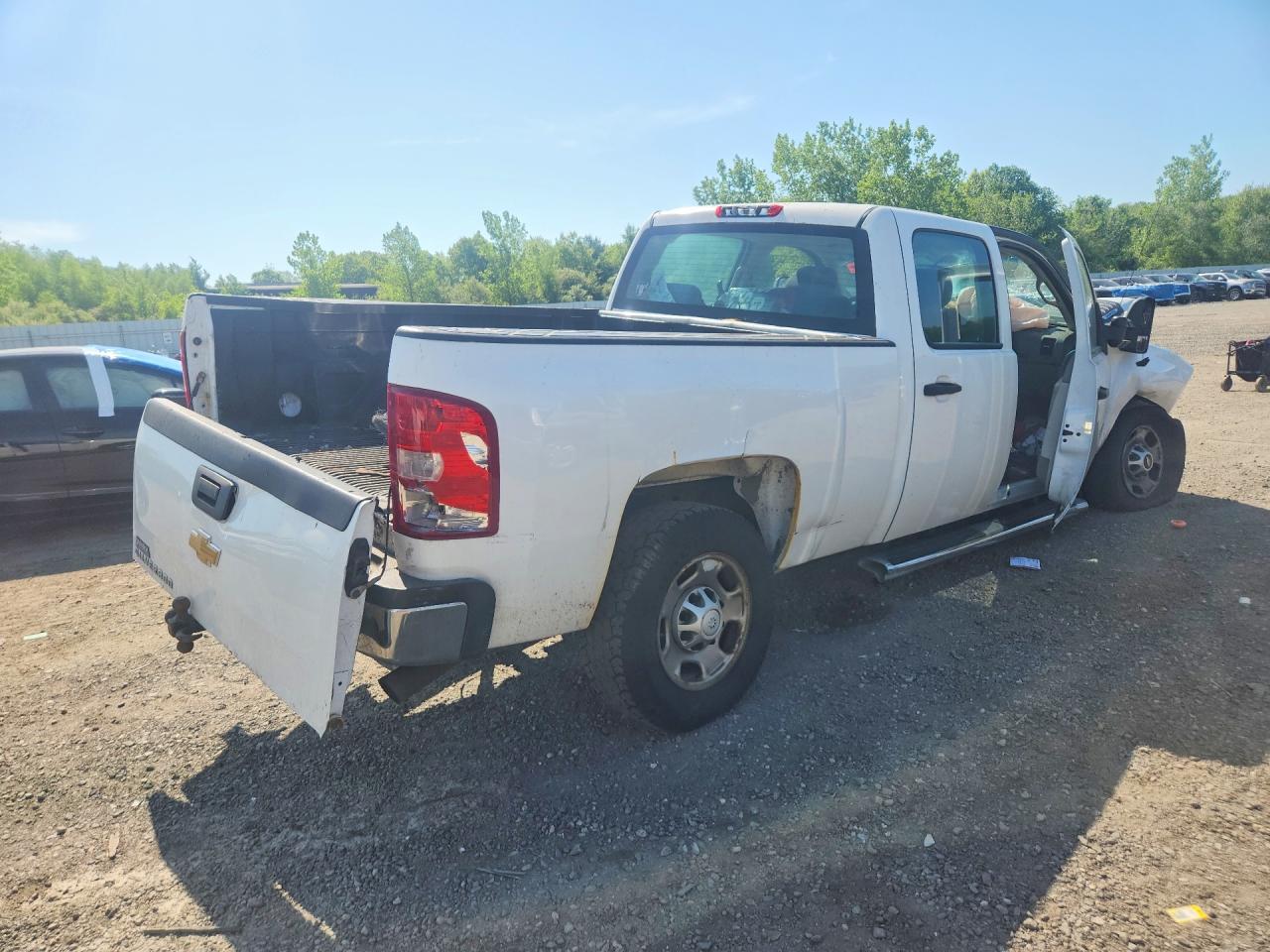 2013 Chevrolet Silverado K2500 Heavy Duty White vin: 1GC1KVCG2DF184154