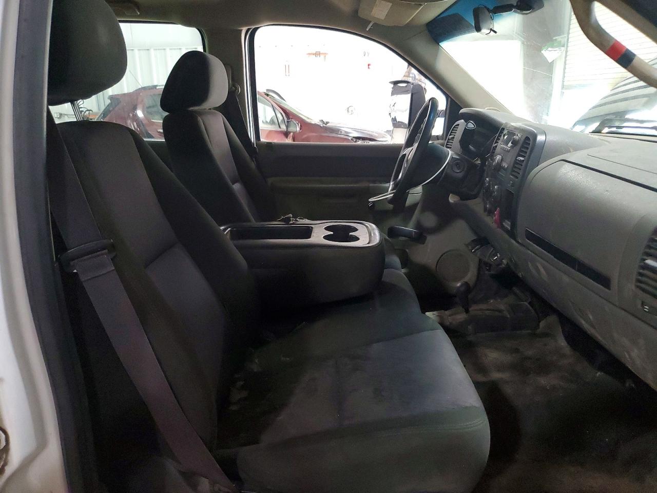 2014 Chevrolet Silverado K2500 Heavy Duty White vin: 1GC1KVCG3EF167302