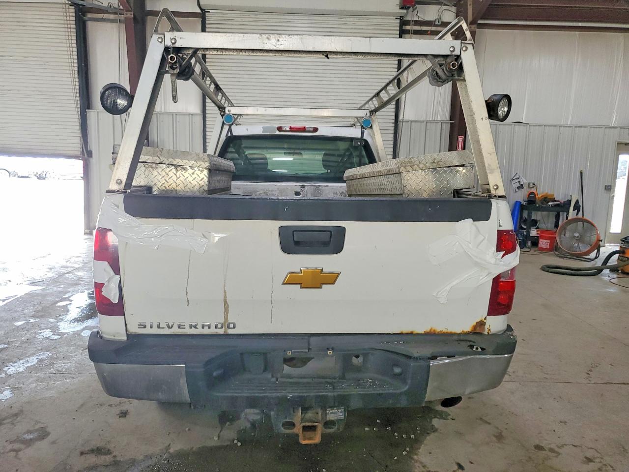 2014 Chevrolet Silverado K2500 Heavy Duty White vin: 1GC1KVCG3EF167302