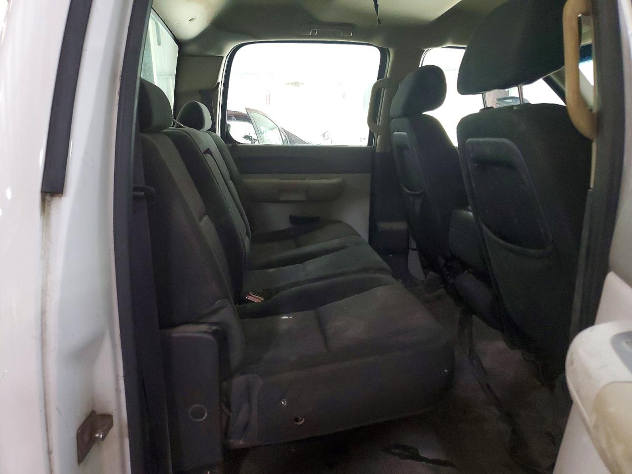 2014 Chevrolet Silverado K2500 Heavy Duty White vin: 1GC1KVCG3EF167302