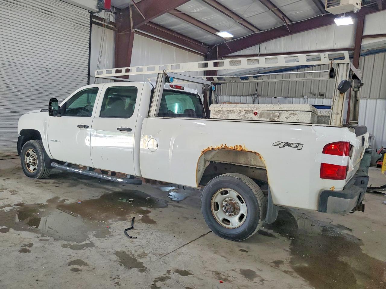 2014 Chevrolet Silverado K2500 Heavy Duty White vin: 1GC1KVCG3EF167302