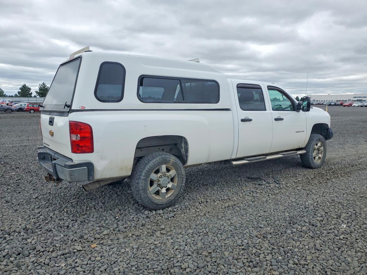 2014 Chevrolet Silverado K2500 Heavy Duty White vin: 1GC1KVCG4EF179796