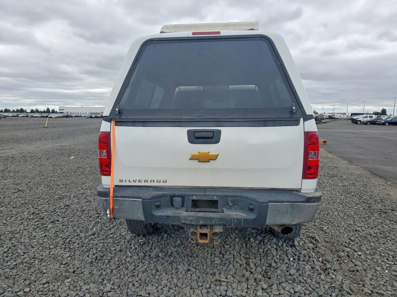 2014 Chevrolet Silverado K2500 Heavy Duty White vin: 1GC1KVCG4EF179796