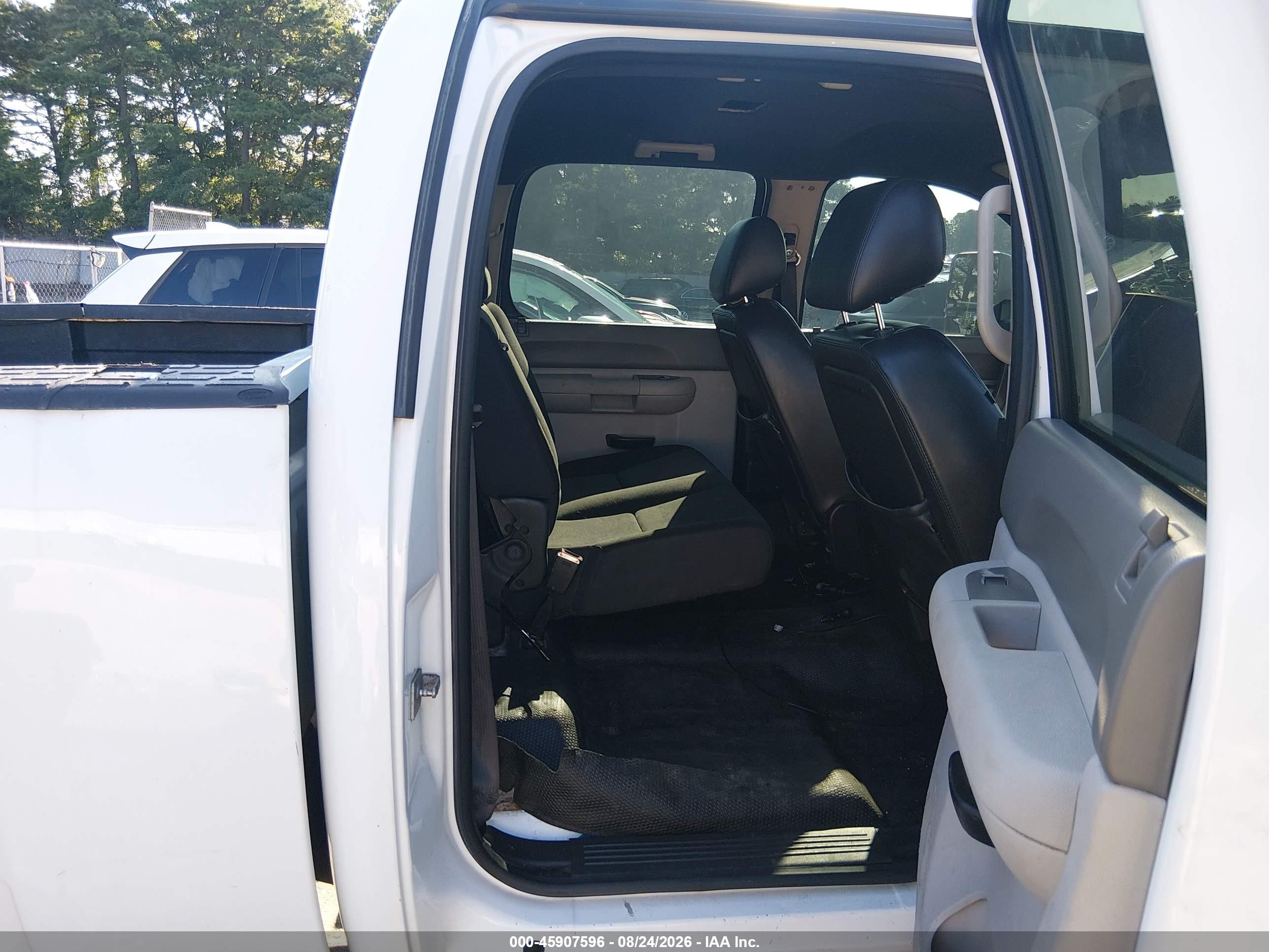 2014 Chevrolet Silverado 2500hd Work Truck White vin: 1GC1KVCG8EF152732