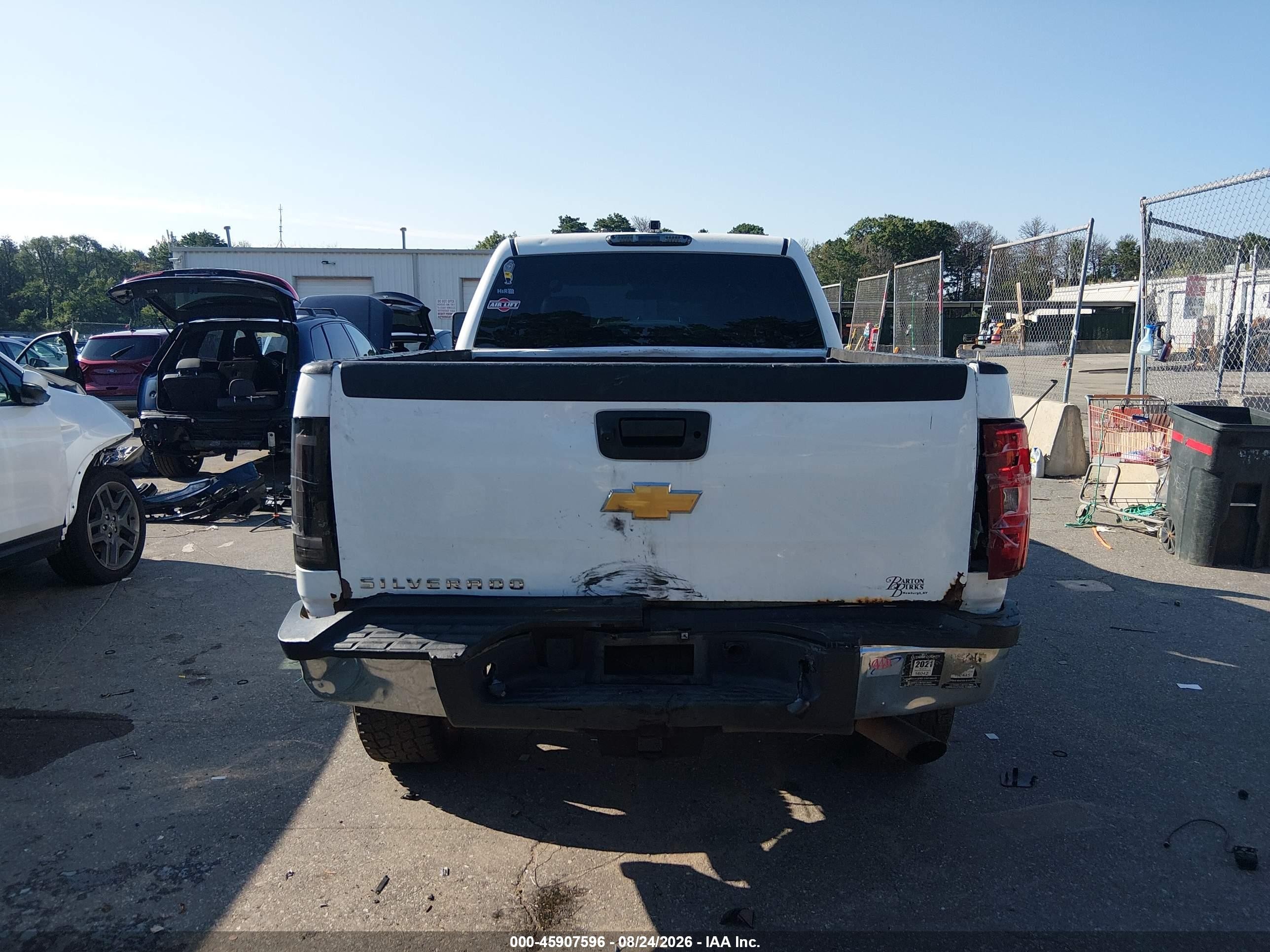 2014 Chevrolet Silverado 2500hd Work Truck White vin: 1GC1KVCG8EF152732