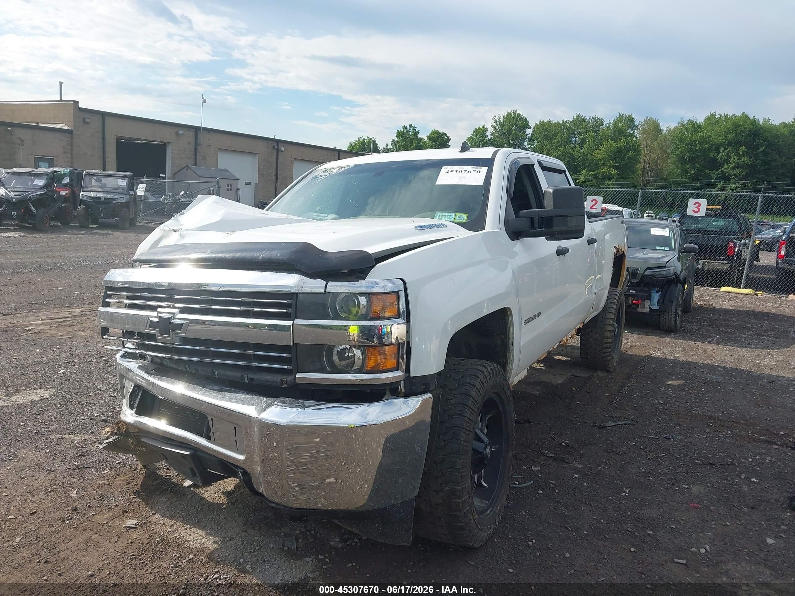 2015 Chevrolet Silverado 2500hd Lt White vin: 1GC1KVE82FF140714