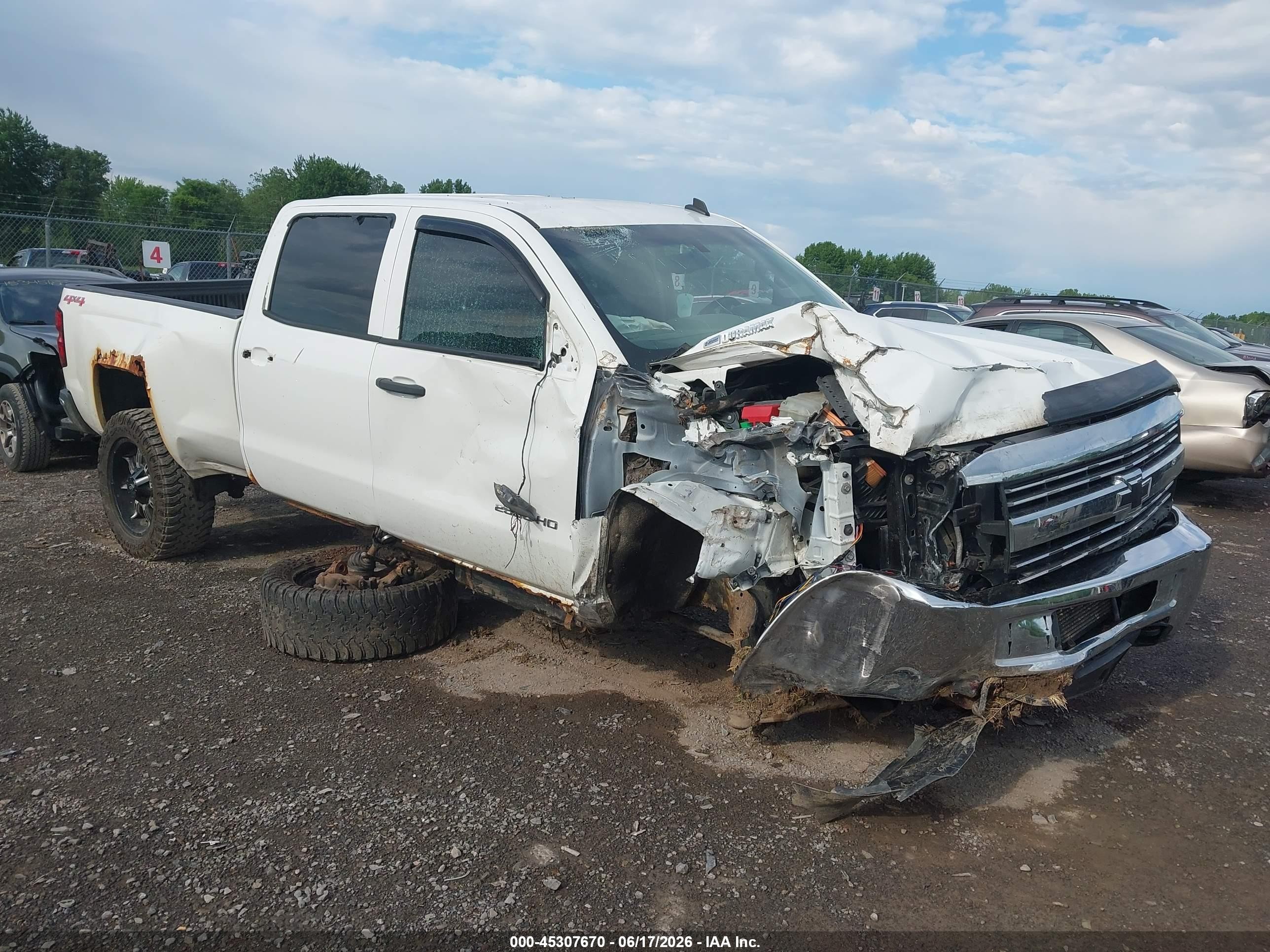 2015 Chevrolet Silverado 2500hd Lt White vin: 1GC1KVE82FF140714