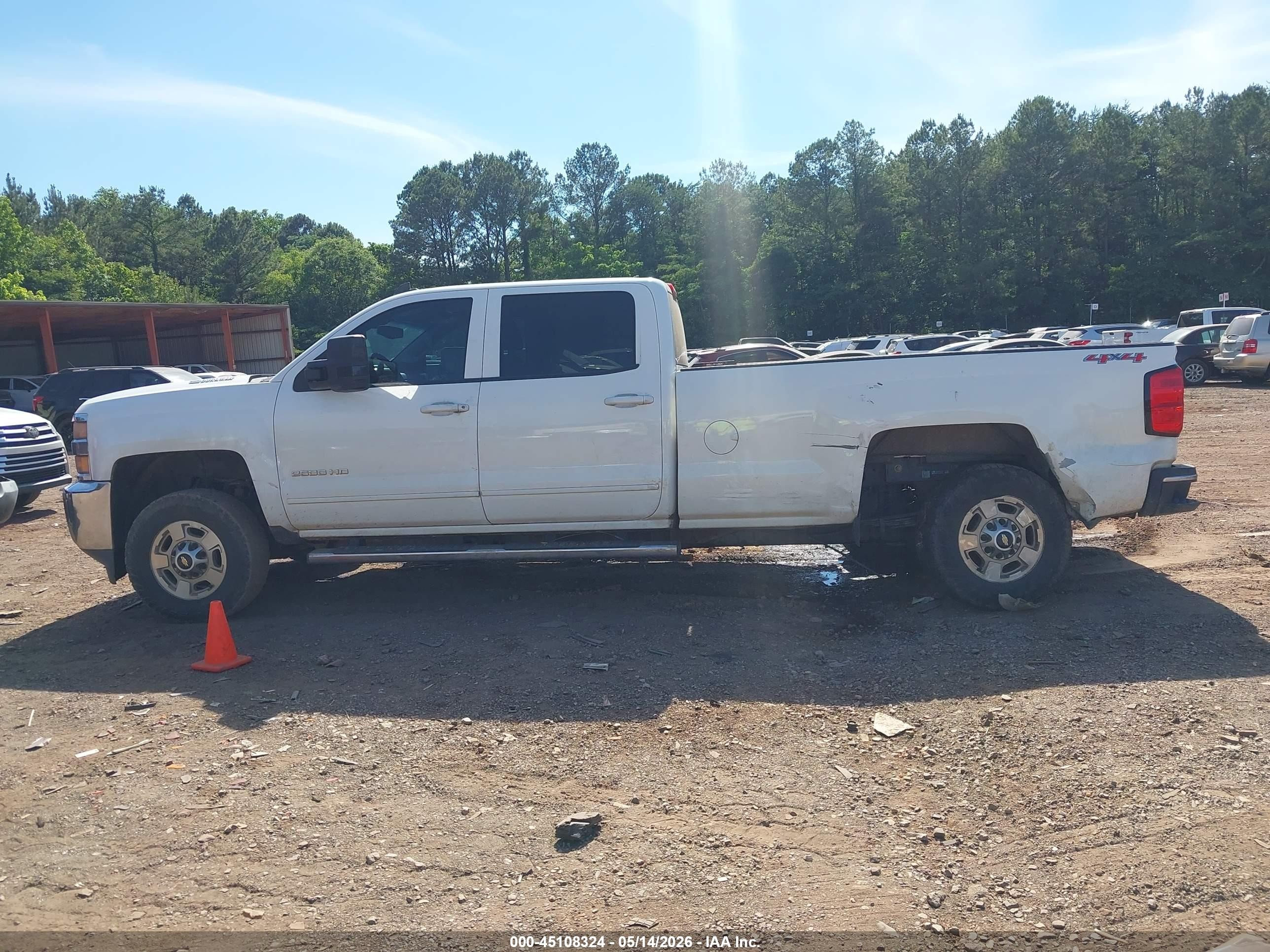 2015 Chevrolet Silverado 2500hd Lt White vin: 1GC1KVE86FF611781