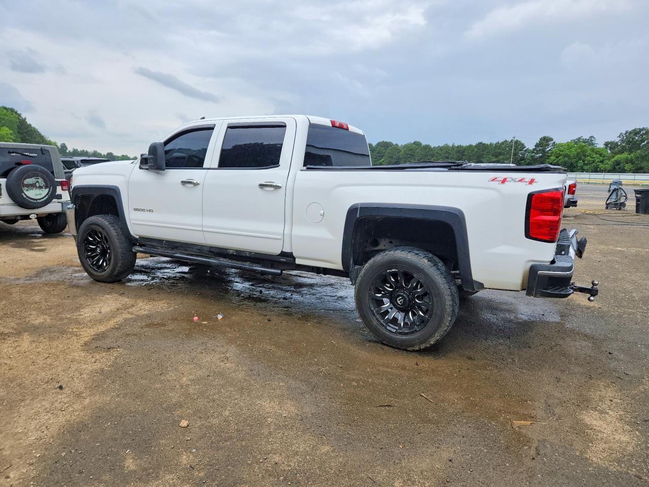 2015 Chevrolet Silverado K2500 Heavy Duty Lt White vin: 1GC1KVEG1FF572296