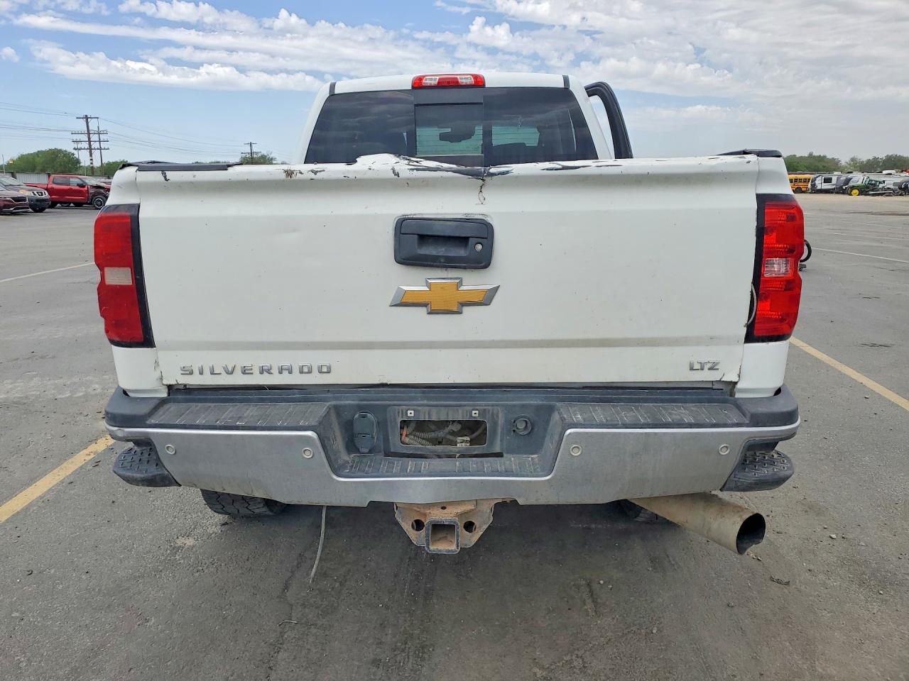2015 Chevrolet Silverado K2500 Heavy Duty Ltz White vin: 1GC1KWE81FF565654