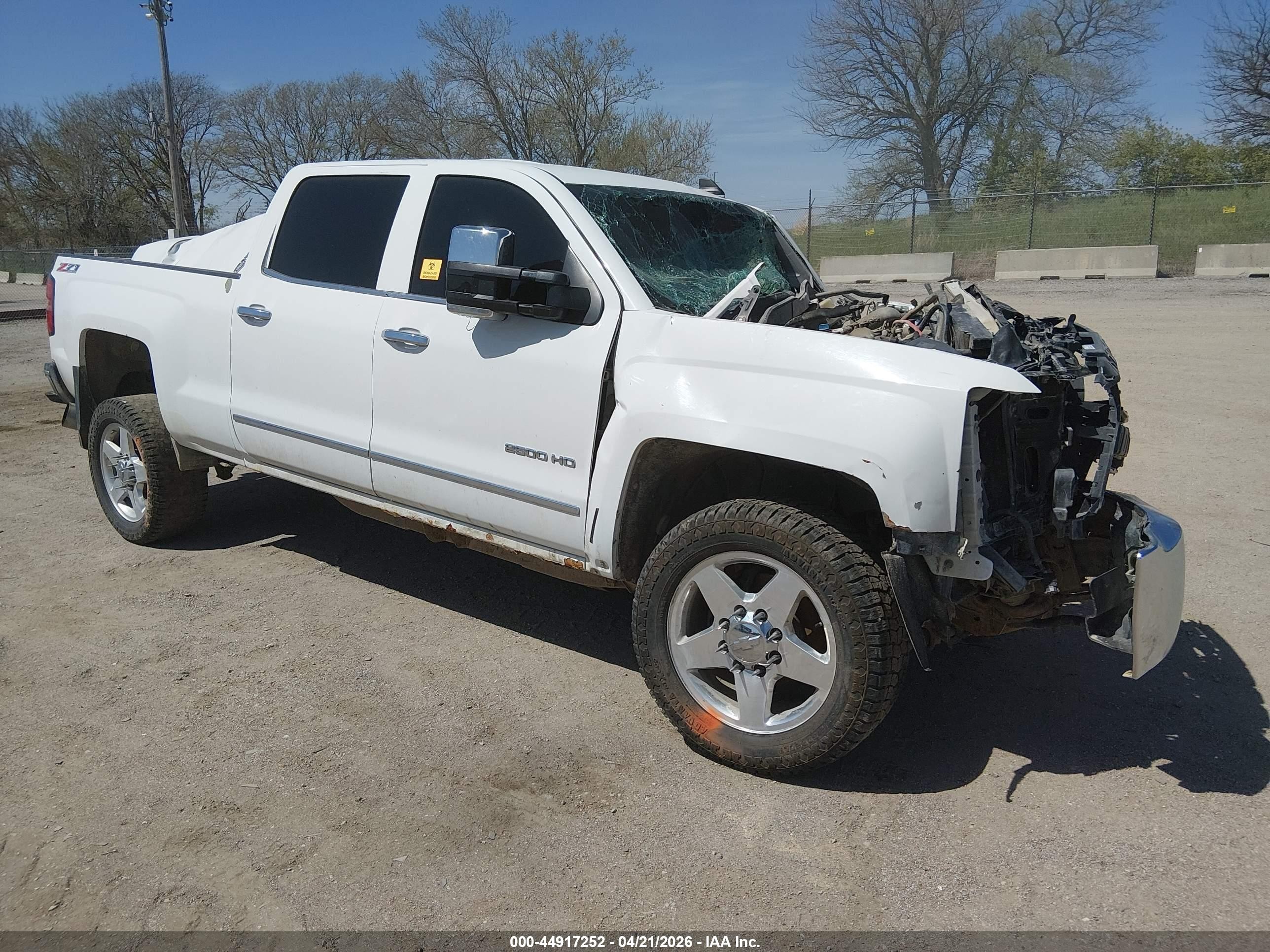 2015 Chevrolet Silverado 2500hd Ltz White vin: 1GC1KWE81FF640921