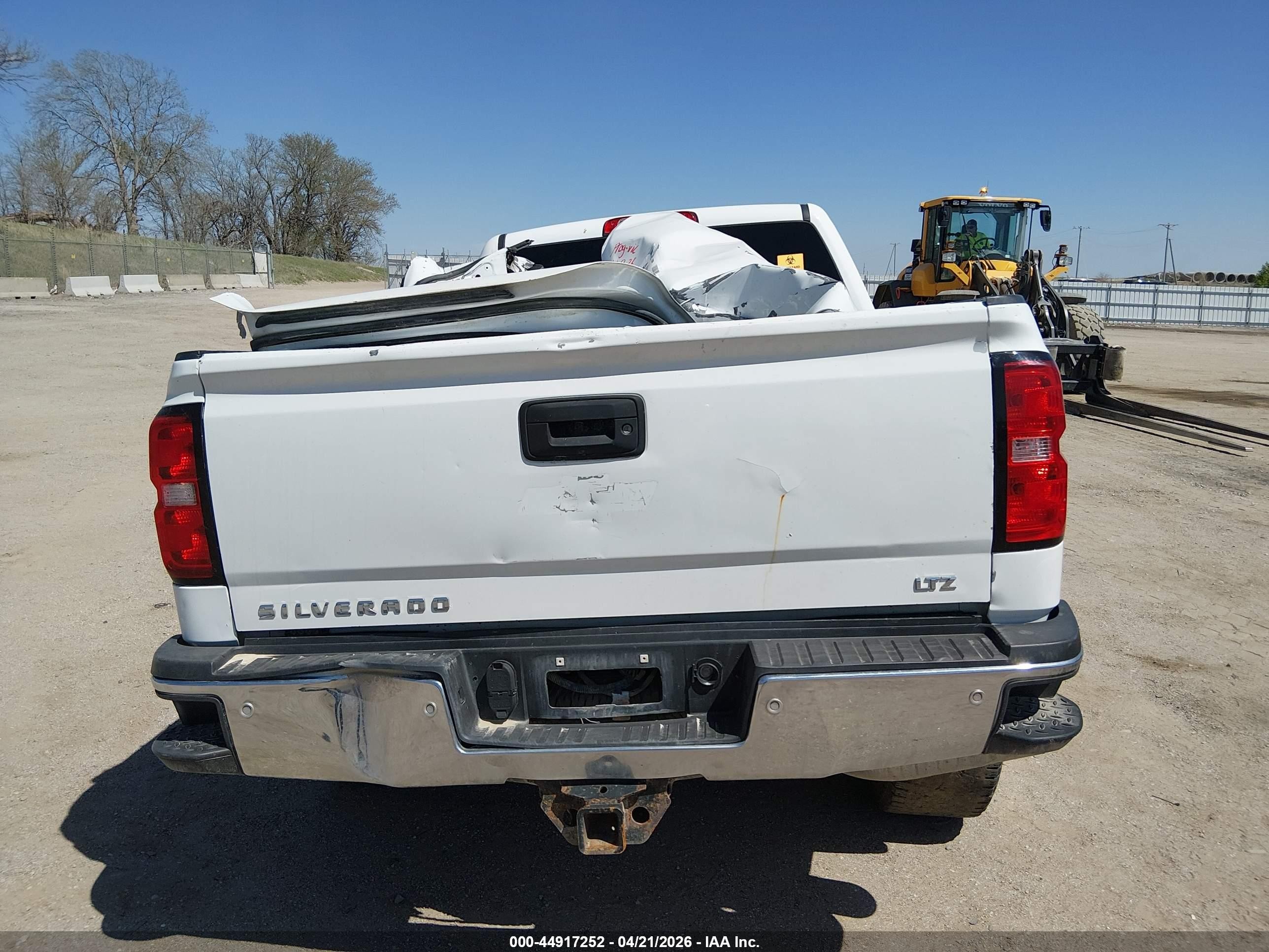 2015 Chevrolet Silverado 2500hd Ltz White vin: 1GC1KWE81FF640921