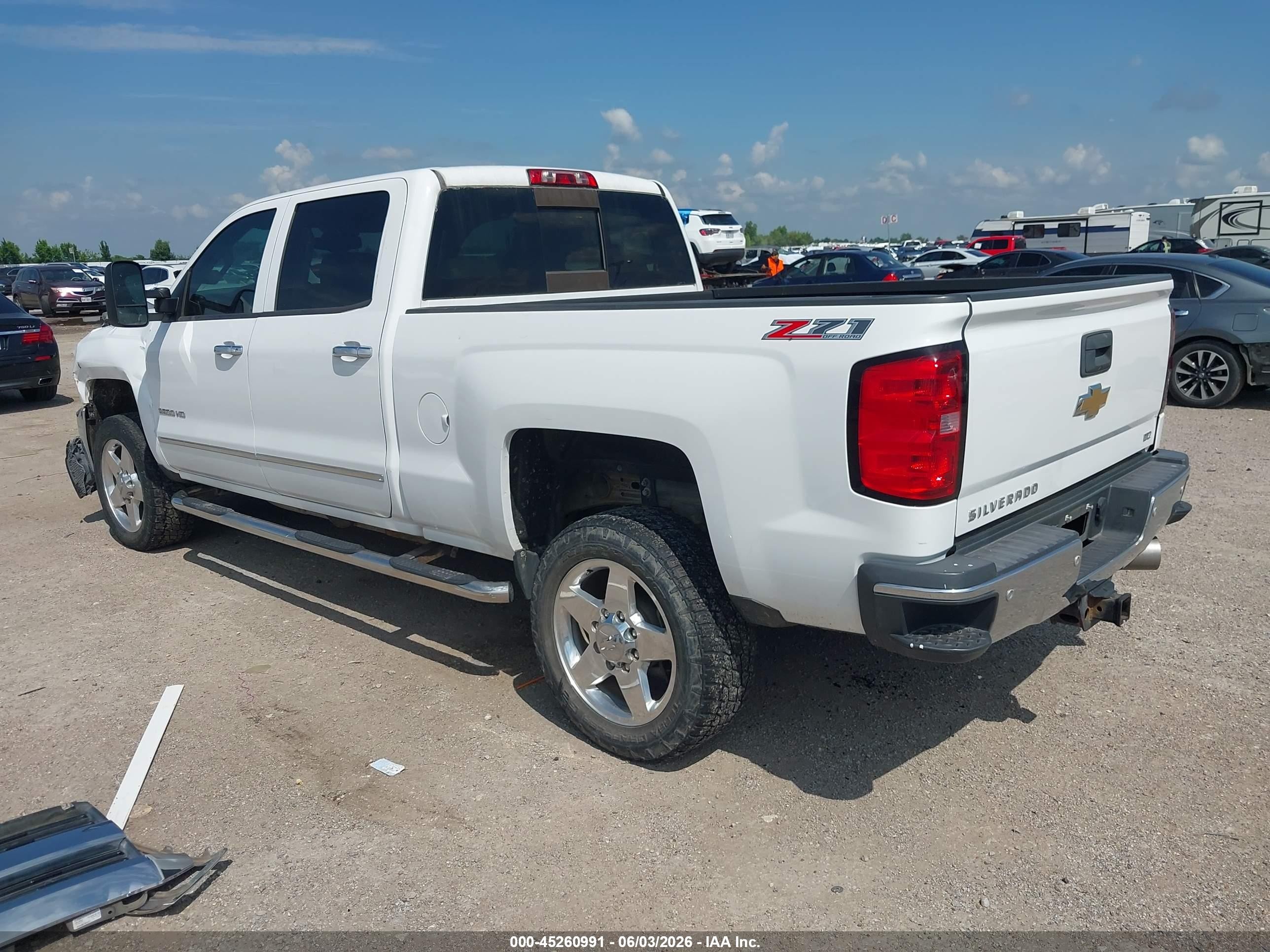 2015 Chevrolet Silverado 2500hd Ltz White vin: 1GC1KWE82FF158409