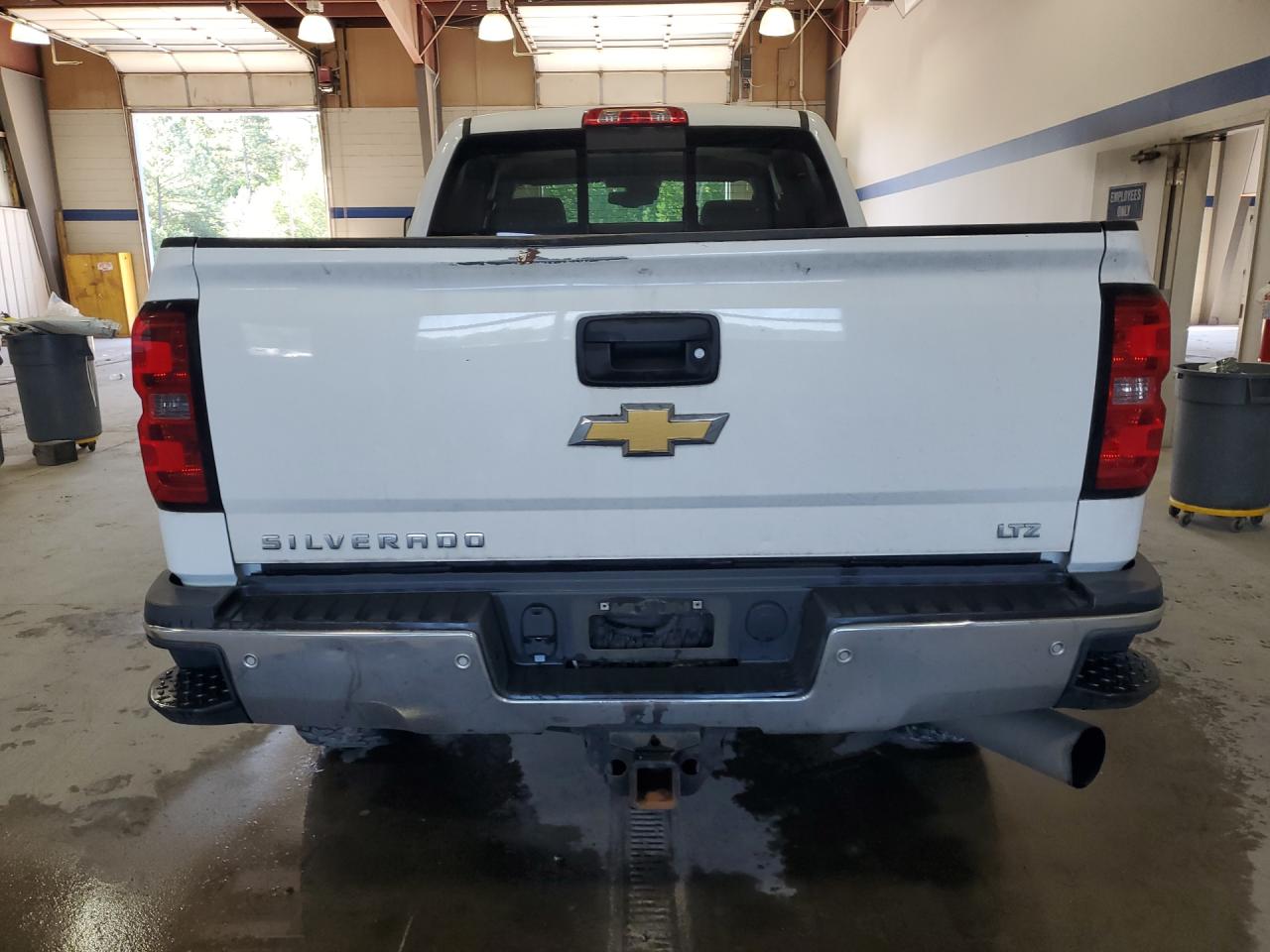 2015 Chevrolet Silverado K2500 Heavy Duty Ltz White vin: 1GC1KWE86FF195835 Damage: Tailgate, Chipped, 4