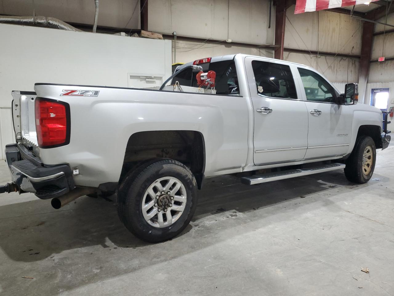 2015 Chevrolet Silverado K2500 Heavy Duty Ltz Silver vin: 1GC1KWE86FF525523 Damage: Right Bed Side, Dent(S) W/ Paint Dmg, > 12 Inches