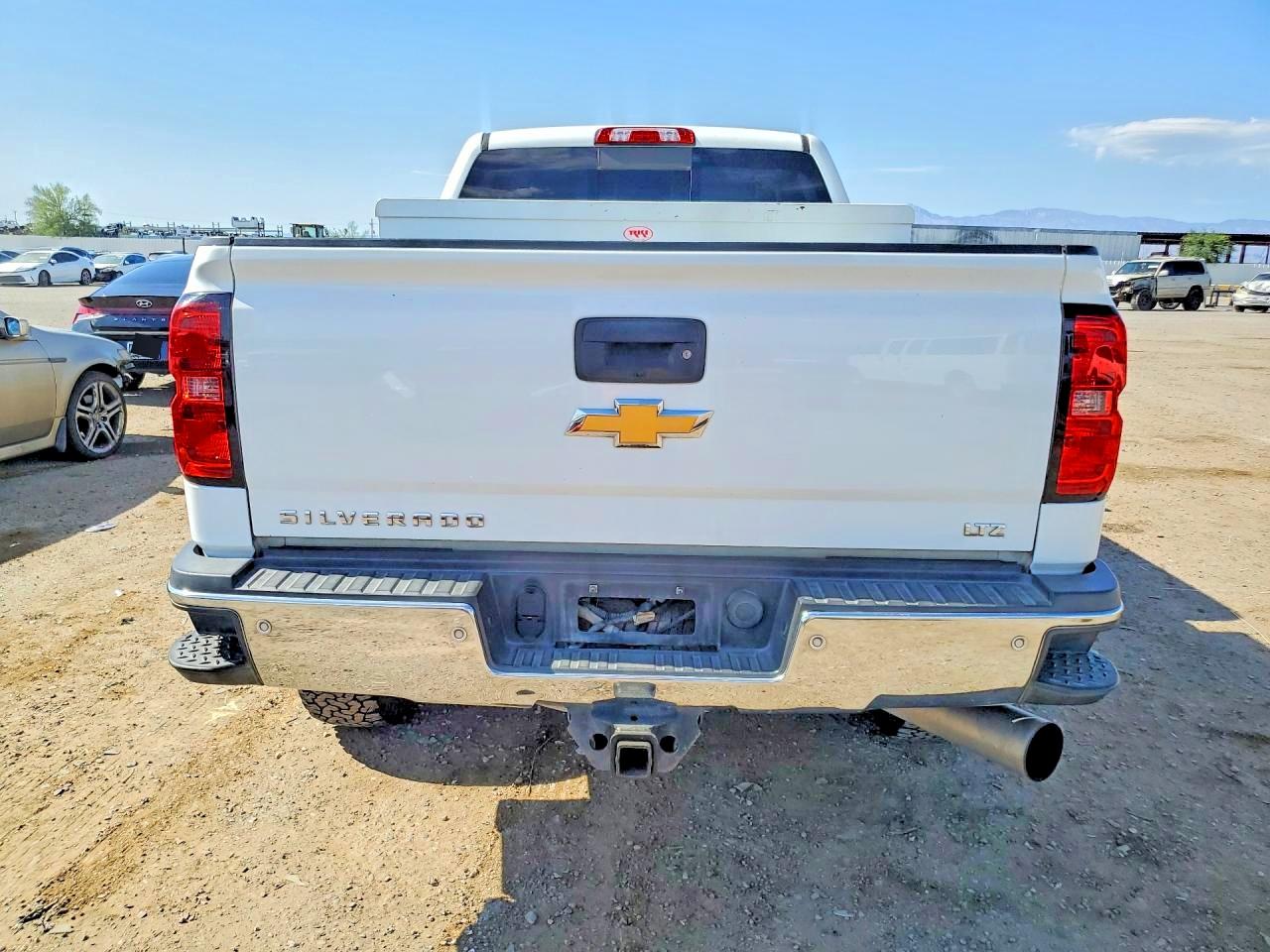 2015 Chevrolet Silverado K2500 Heavy Duty Ltz White vin: 1GC1KWE89FF659555