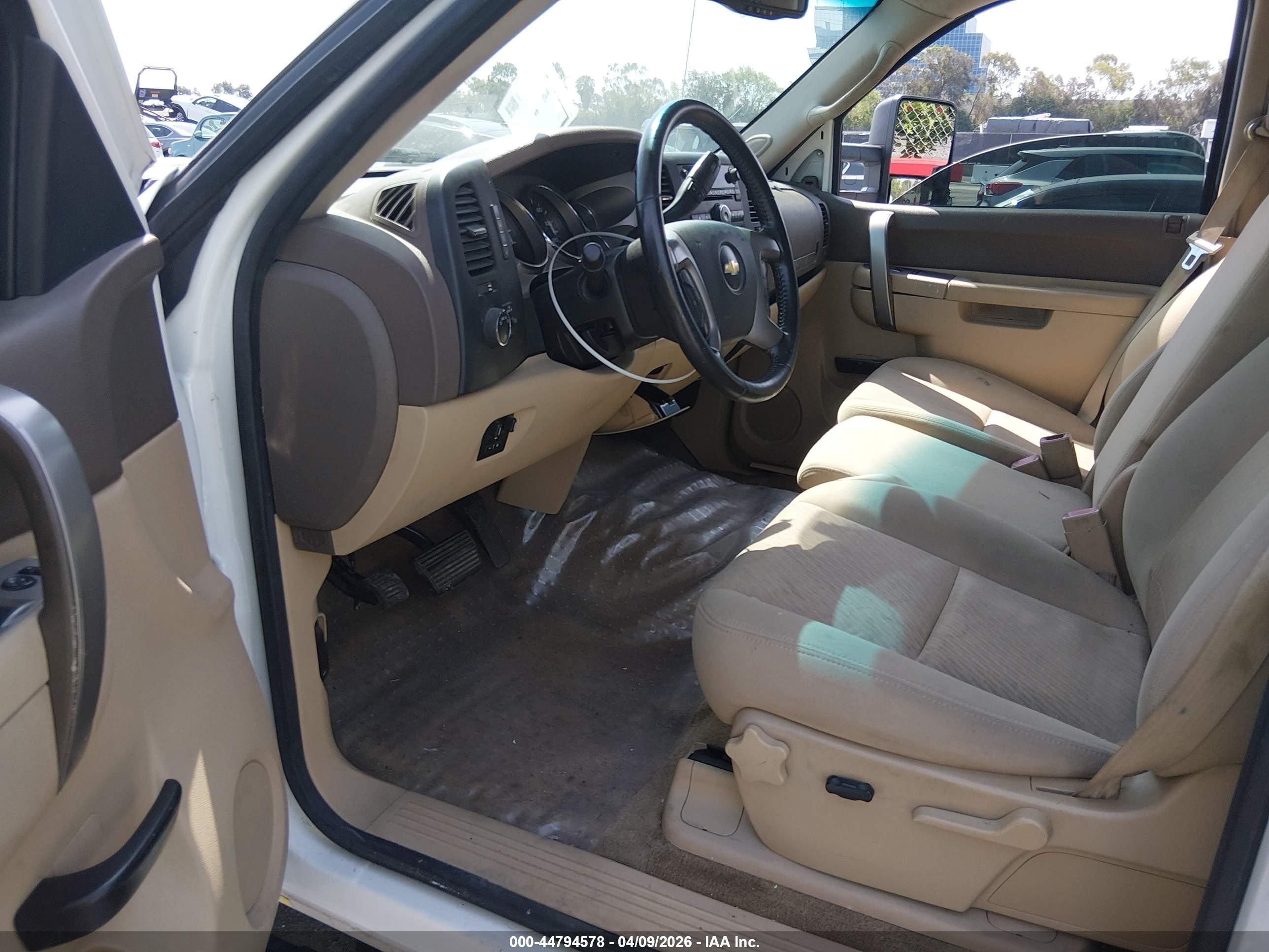 2014 Chevrolet Silverado 2500hd Lt White vin: 1GC1KXC80EF190928