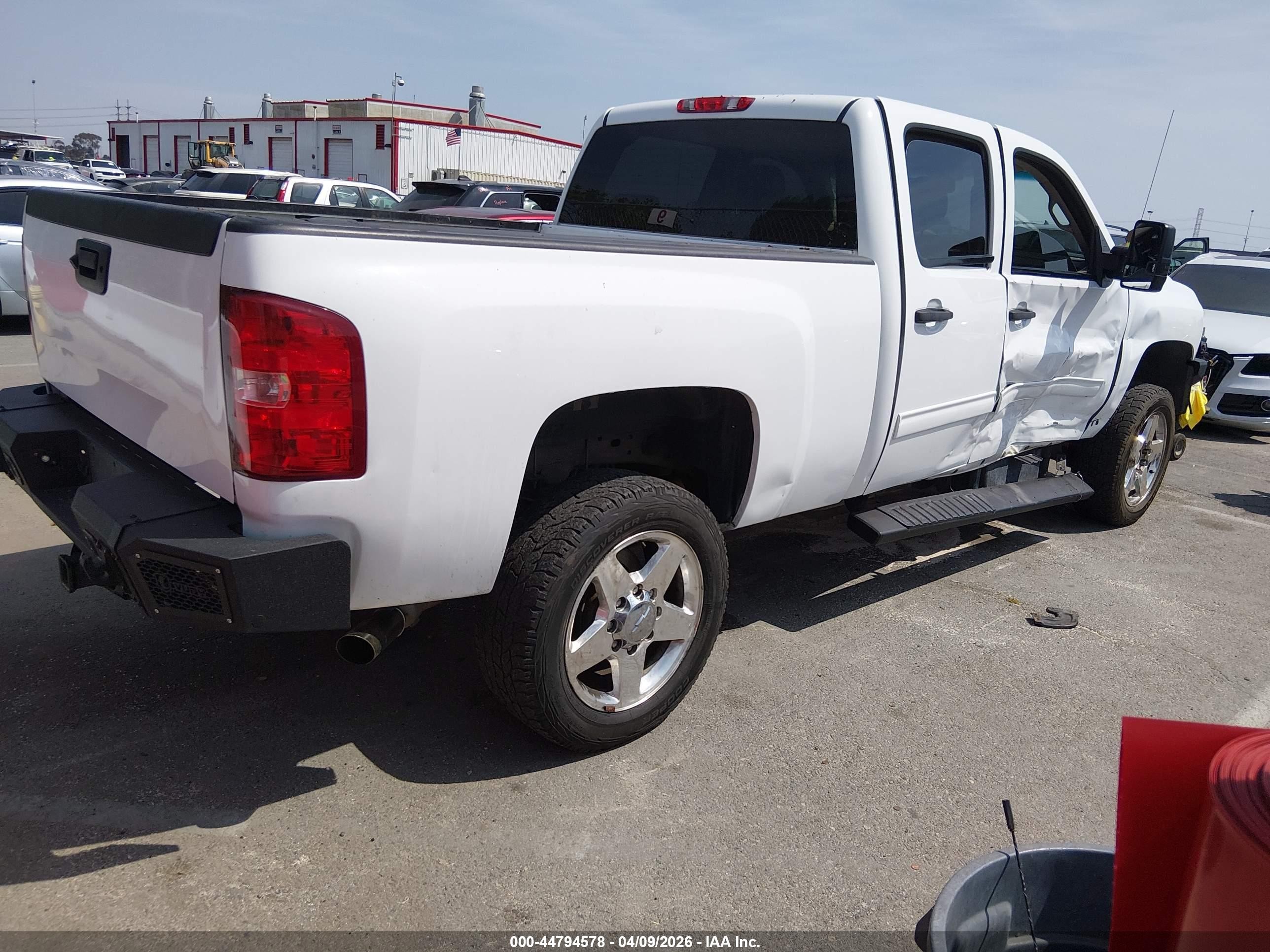 2014 Chevrolet Silverado 2500hd Lt White vin: 1GC1KXC80EF190928