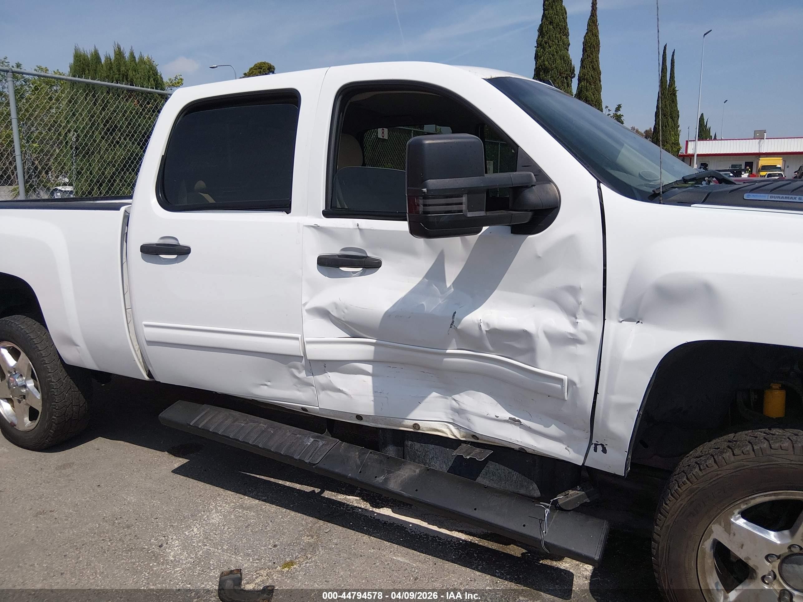 2014 Chevrolet Silverado 2500hd Lt White vin: 1GC1KXC80EF190928