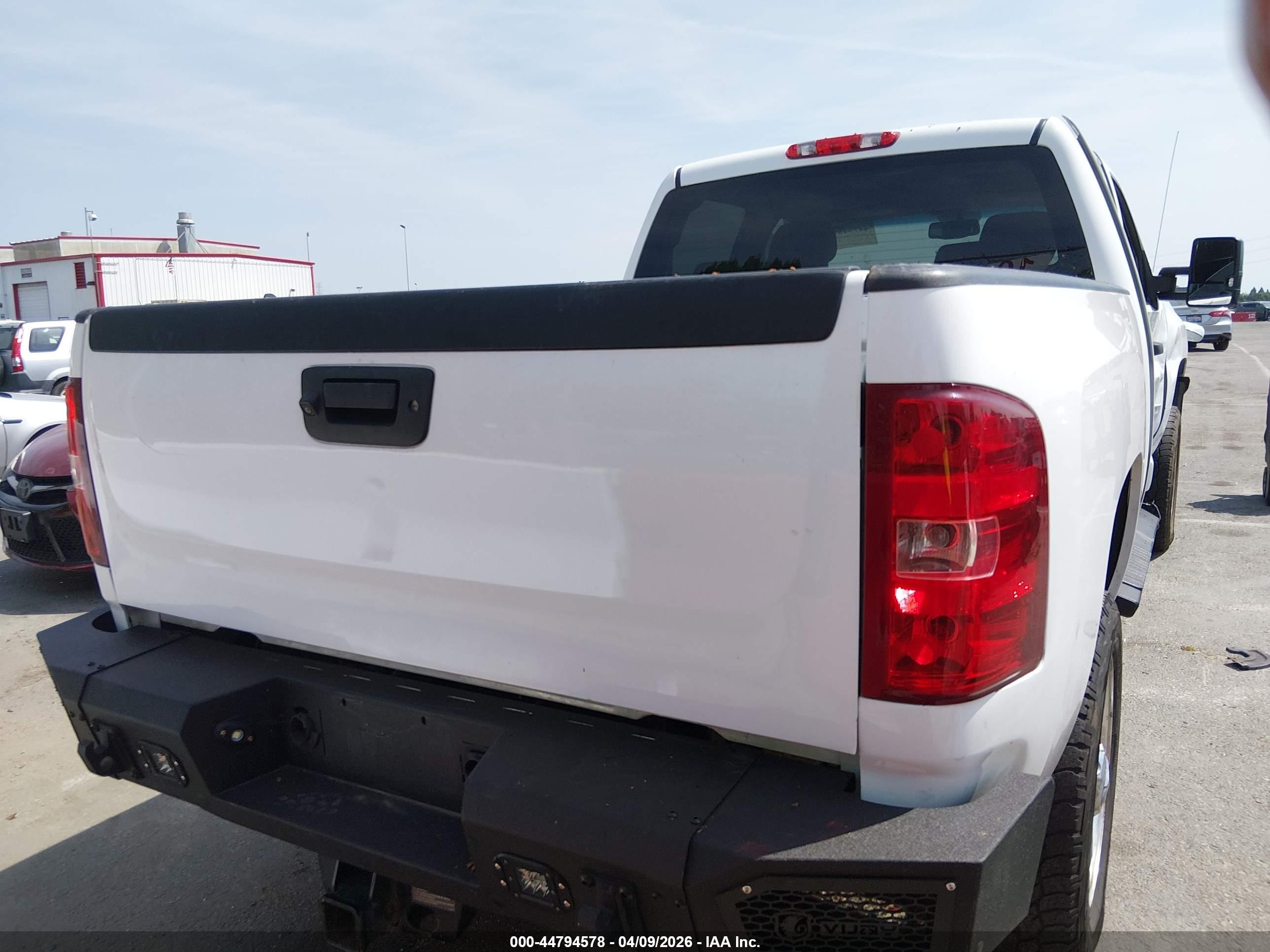 2014 Chevrolet Silverado 2500hd Lt White vin: 1GC1KXC80EF190928
