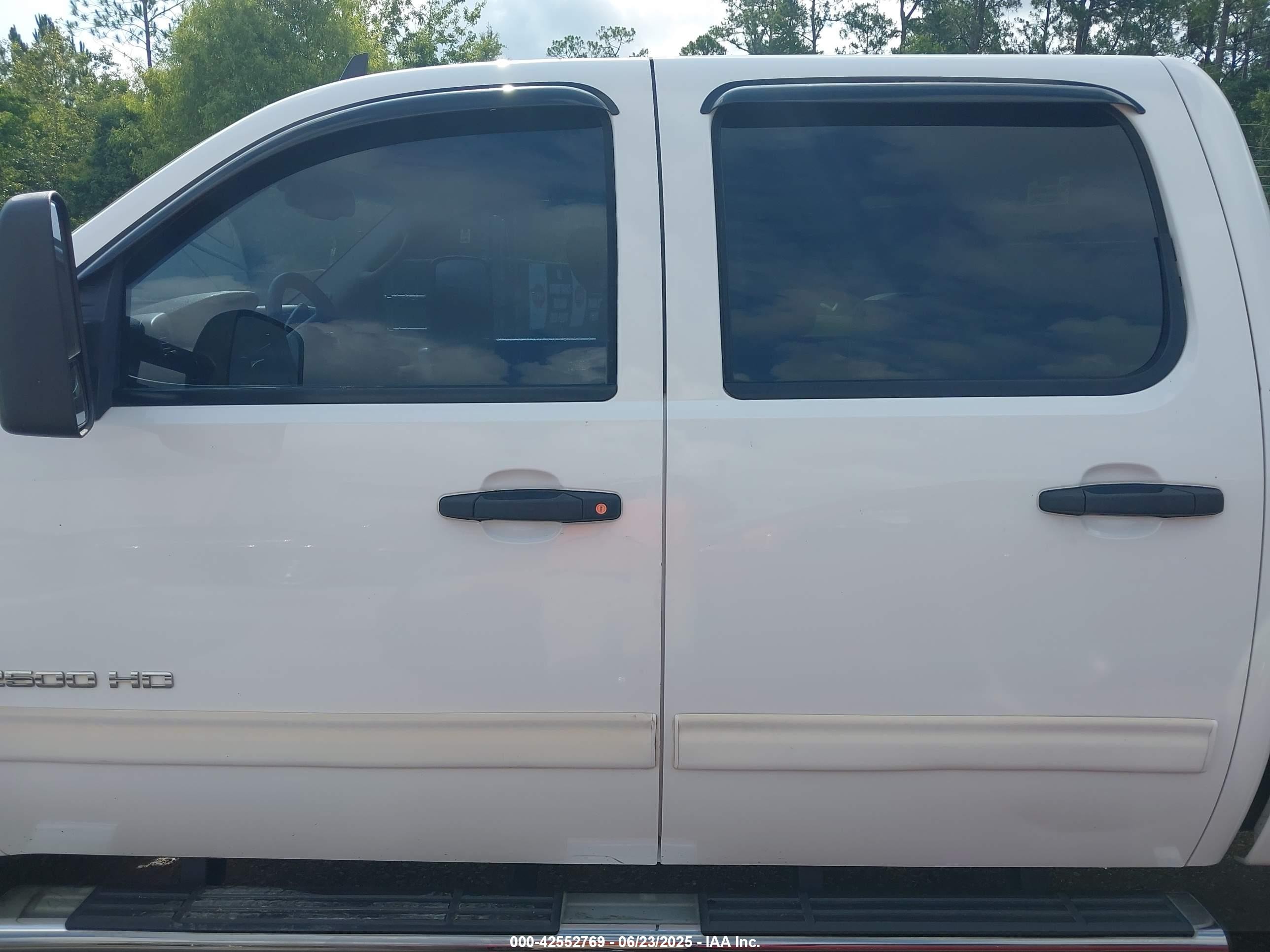 2011 Chevrolet Silverado 2500hd Lt White vin: 1GC1KXC82BF113408