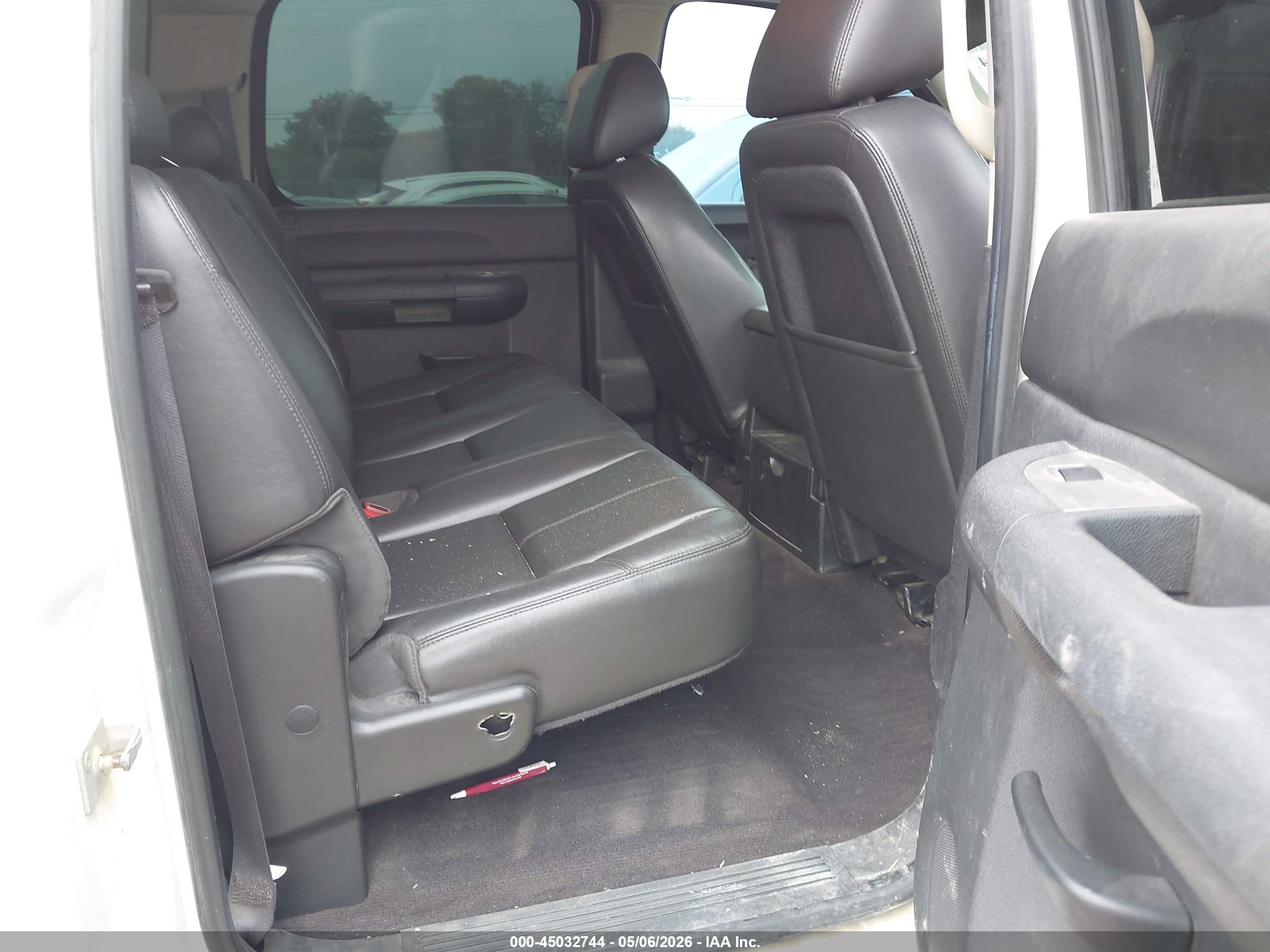 2013 Chevrolet Silverado 2500hd Lt White vin: 1GC1KXCG0DF113840