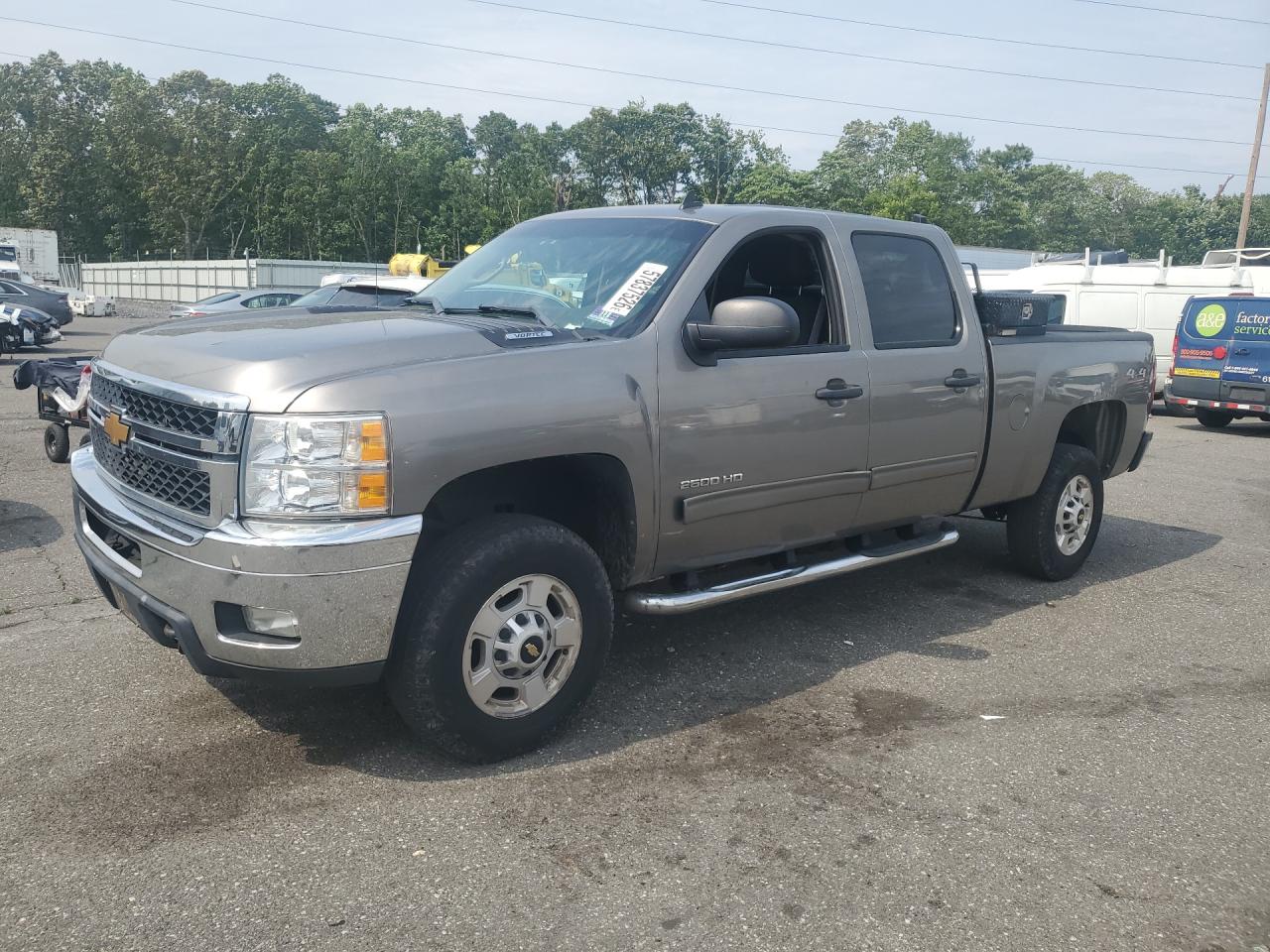 2013 Chevrolet Silverado K2500 Heavy Duty Lt Gray vin: 1GC1KXCG1DF123325 Damage: Left Front Fender, Chipped, 3