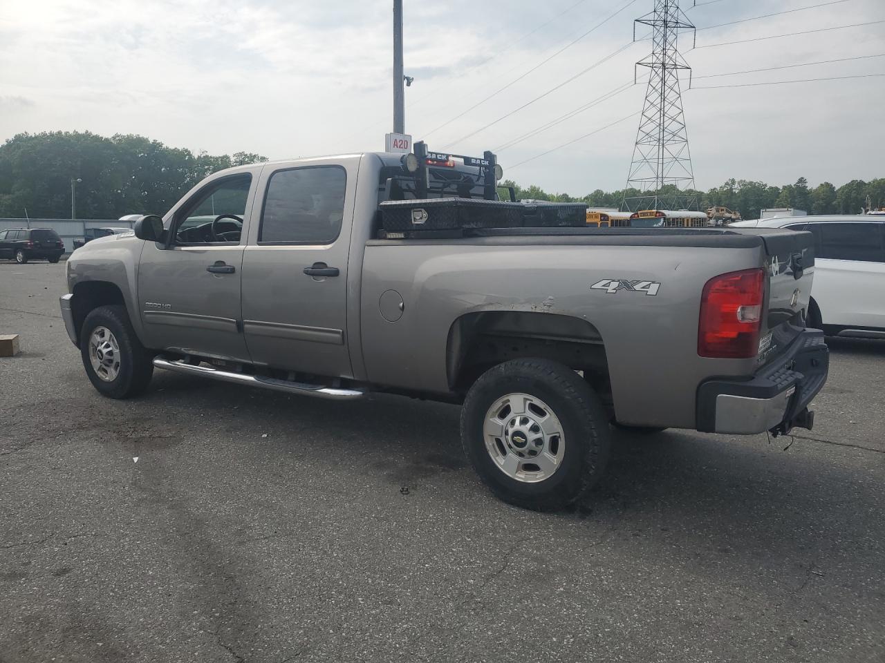 2013 Chevrolet Silverado K2500 Heavy Duty Lt Gray vin: 1GC1KXCG1DF123325 Damage: Left Bed Side, Corrosion, > 12 Inches