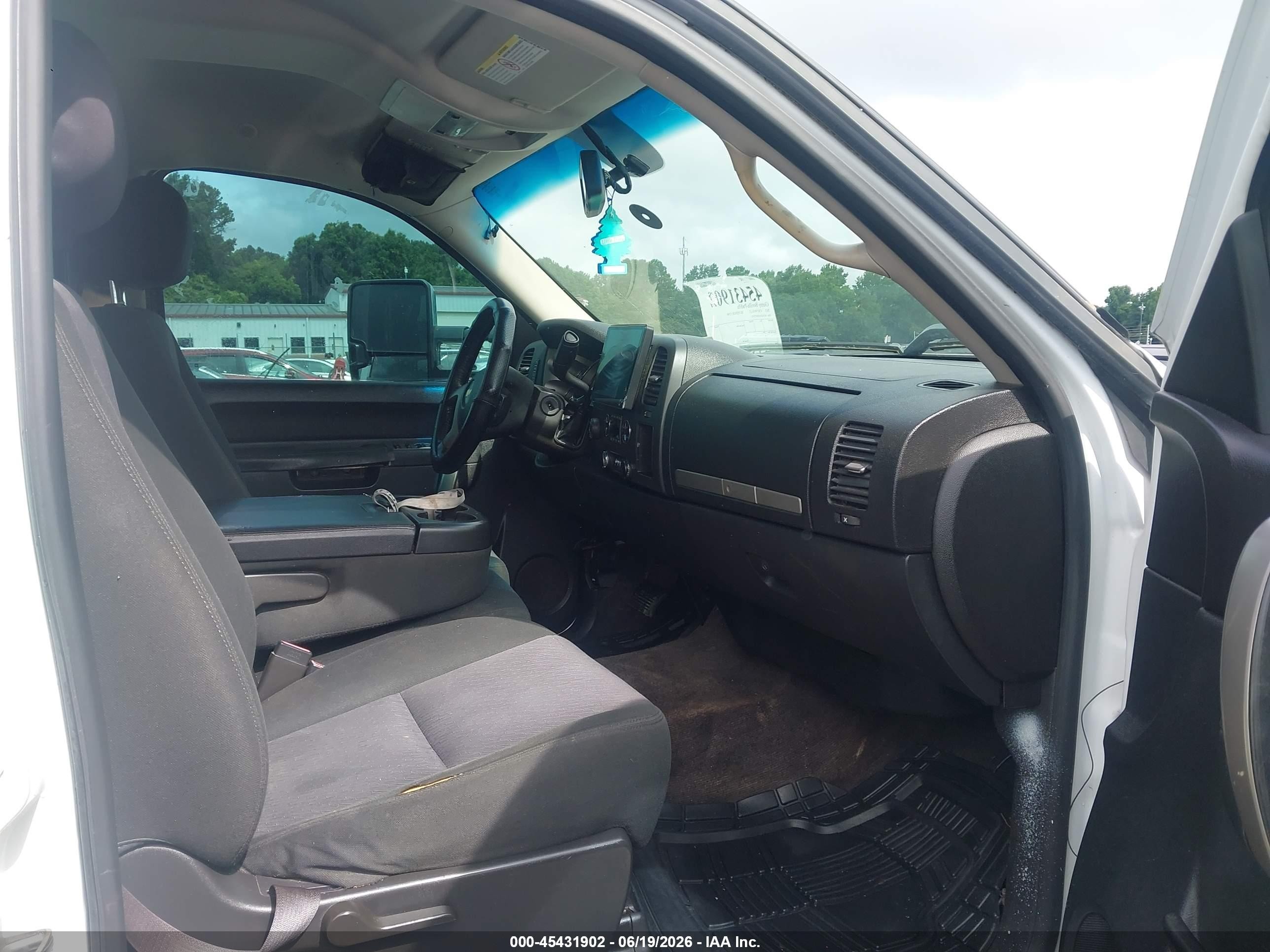 2013 Chevrolet Silverado 2500hd Lt White vin: 1GC1KXCG3DF221353
