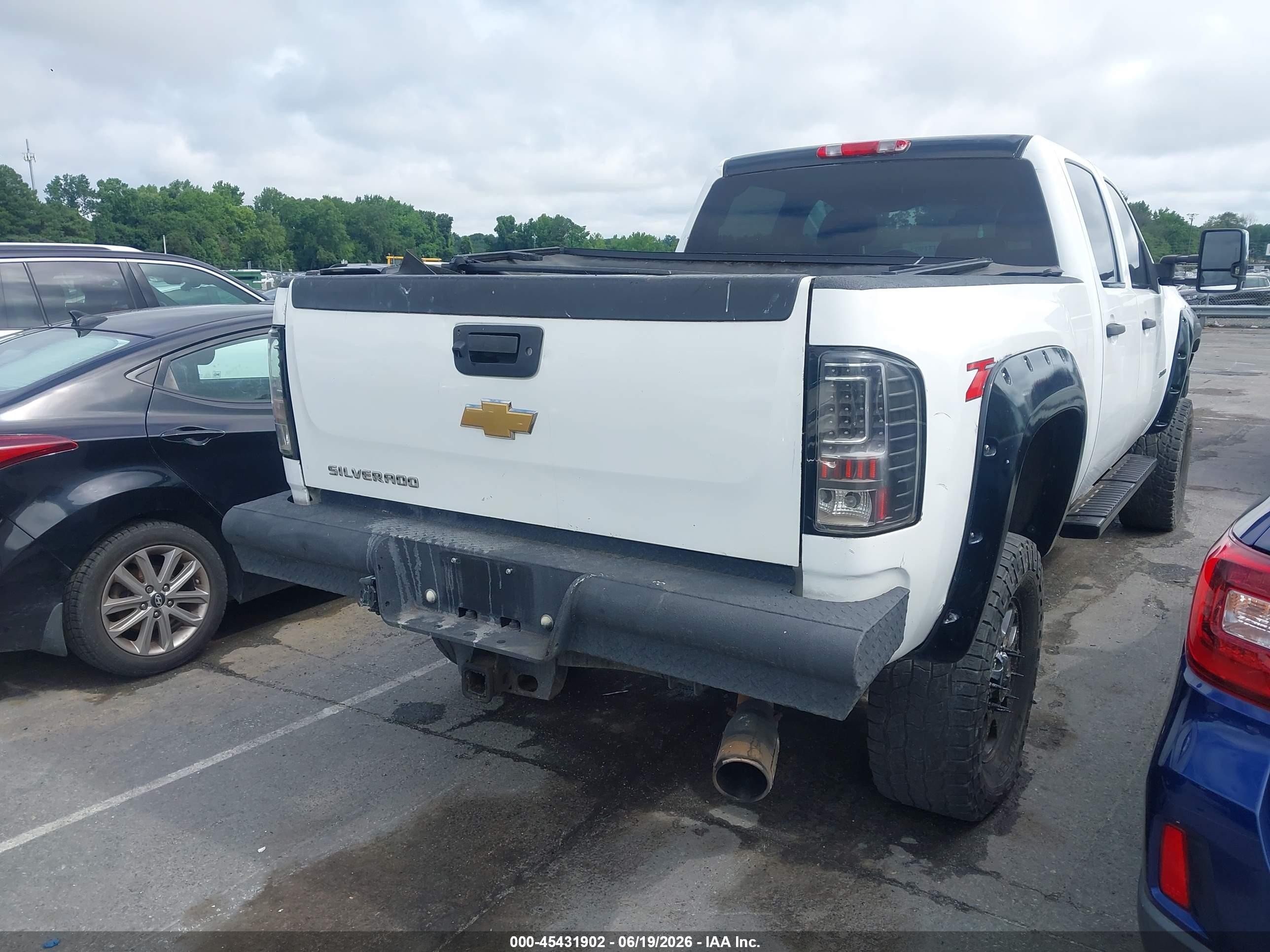 2013 Chevrolet Silverado 2500hd Lt White vin: 1GC1KXCG3DF221353