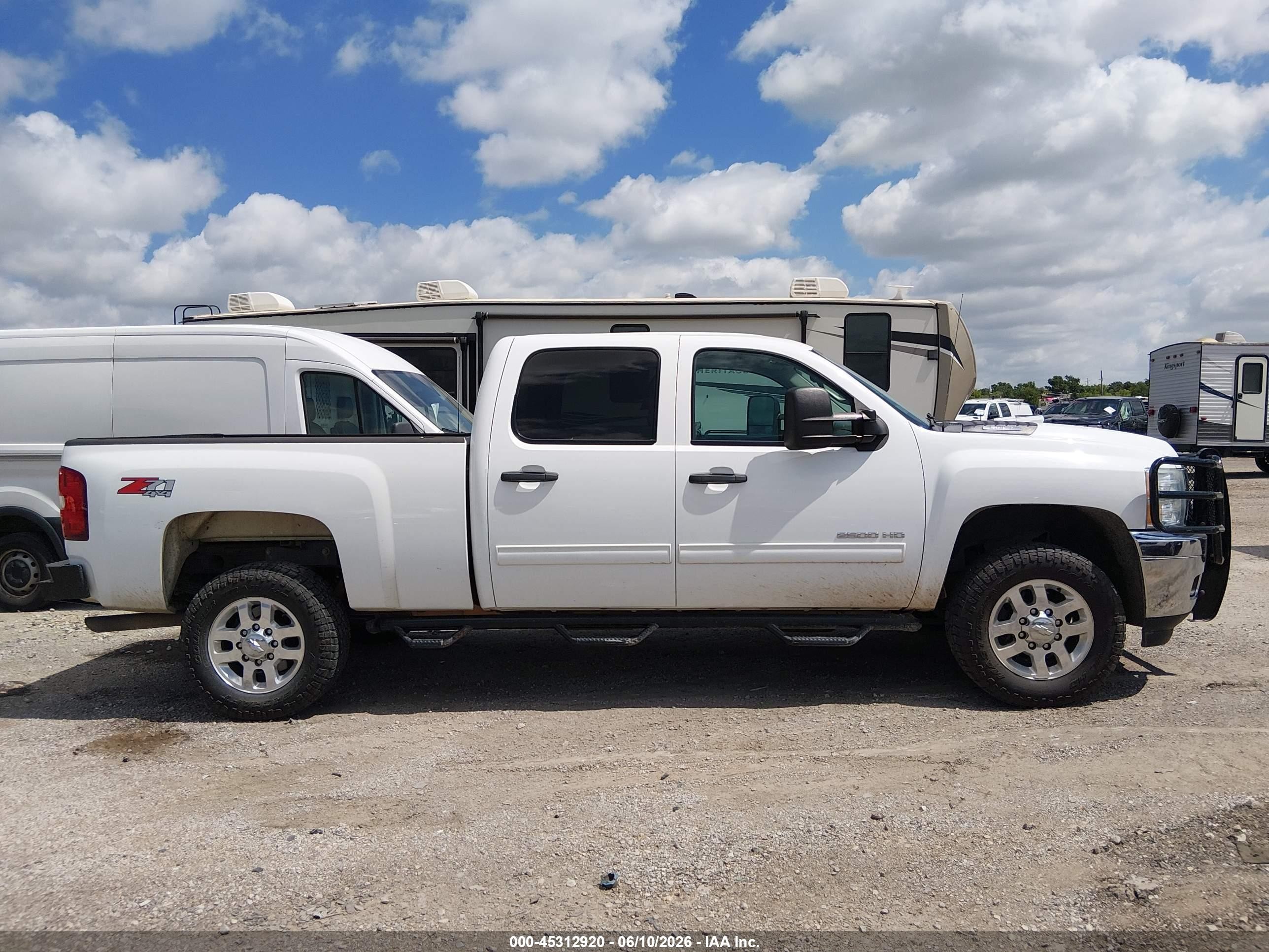 2014 Chevrolet Silverado 2500hd Lt White vin: 1GC1KXCG8EF171406