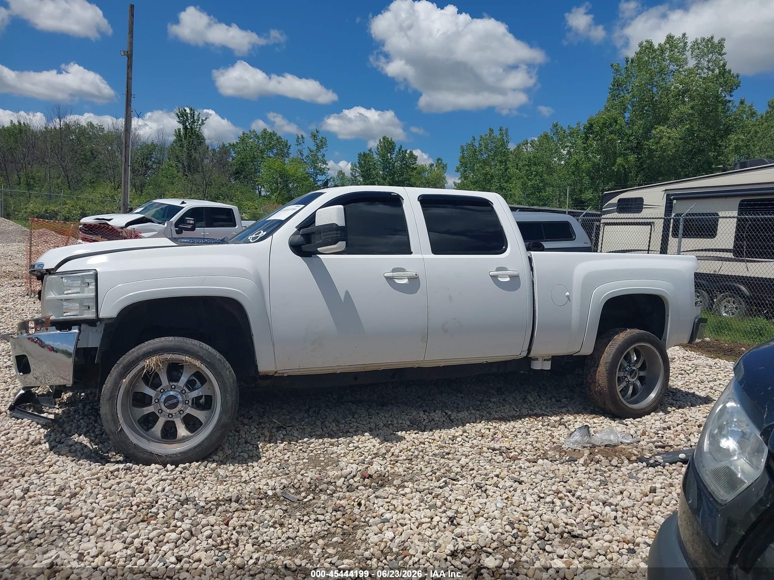 2011 Chevrolet Silverado 2500hd Lt White vin: 1GC1KXE80BF118796