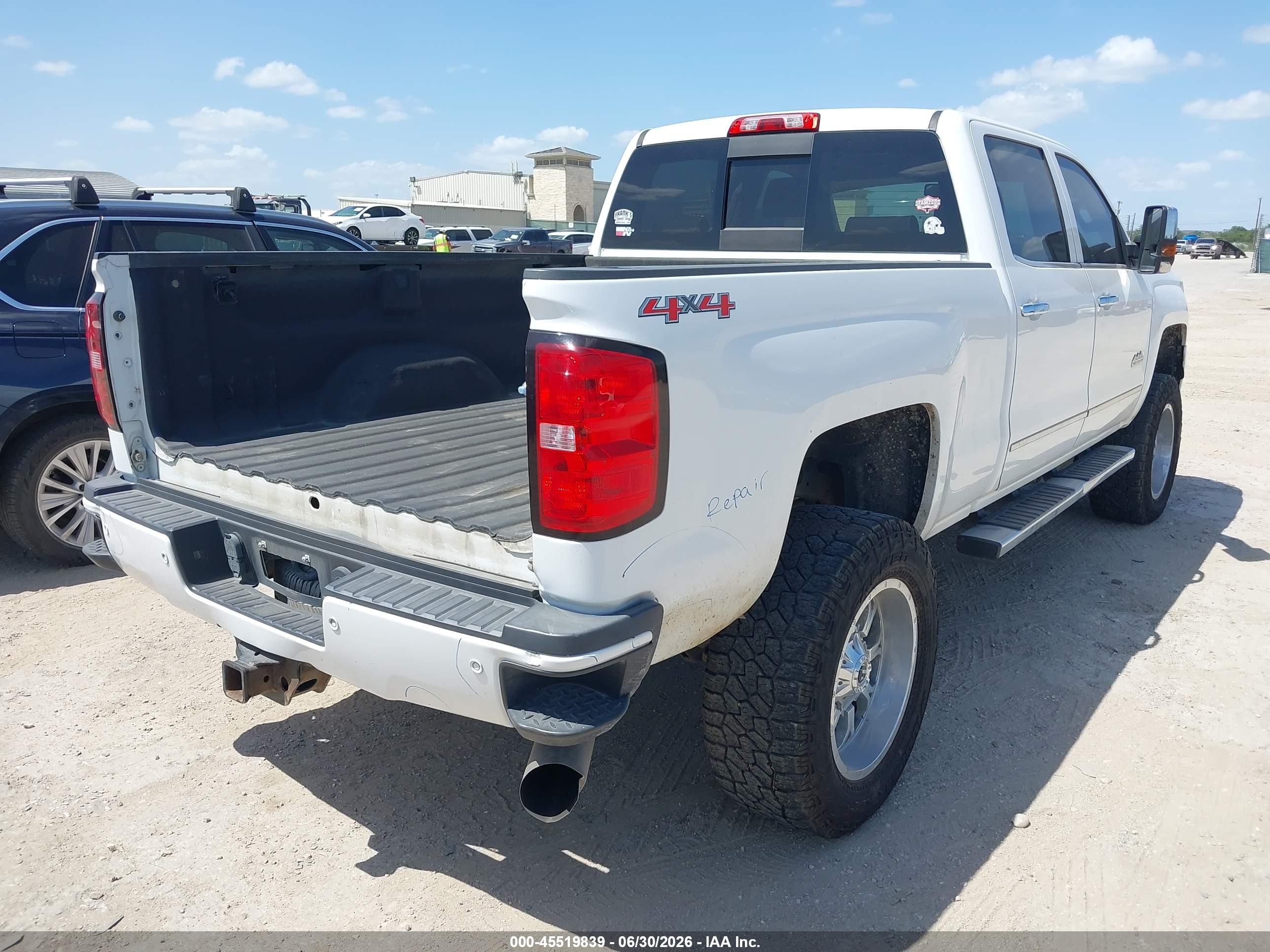 2015 Chevrolet Silverado 2500hd High Country White vin: 1GC1KXE80FF646859