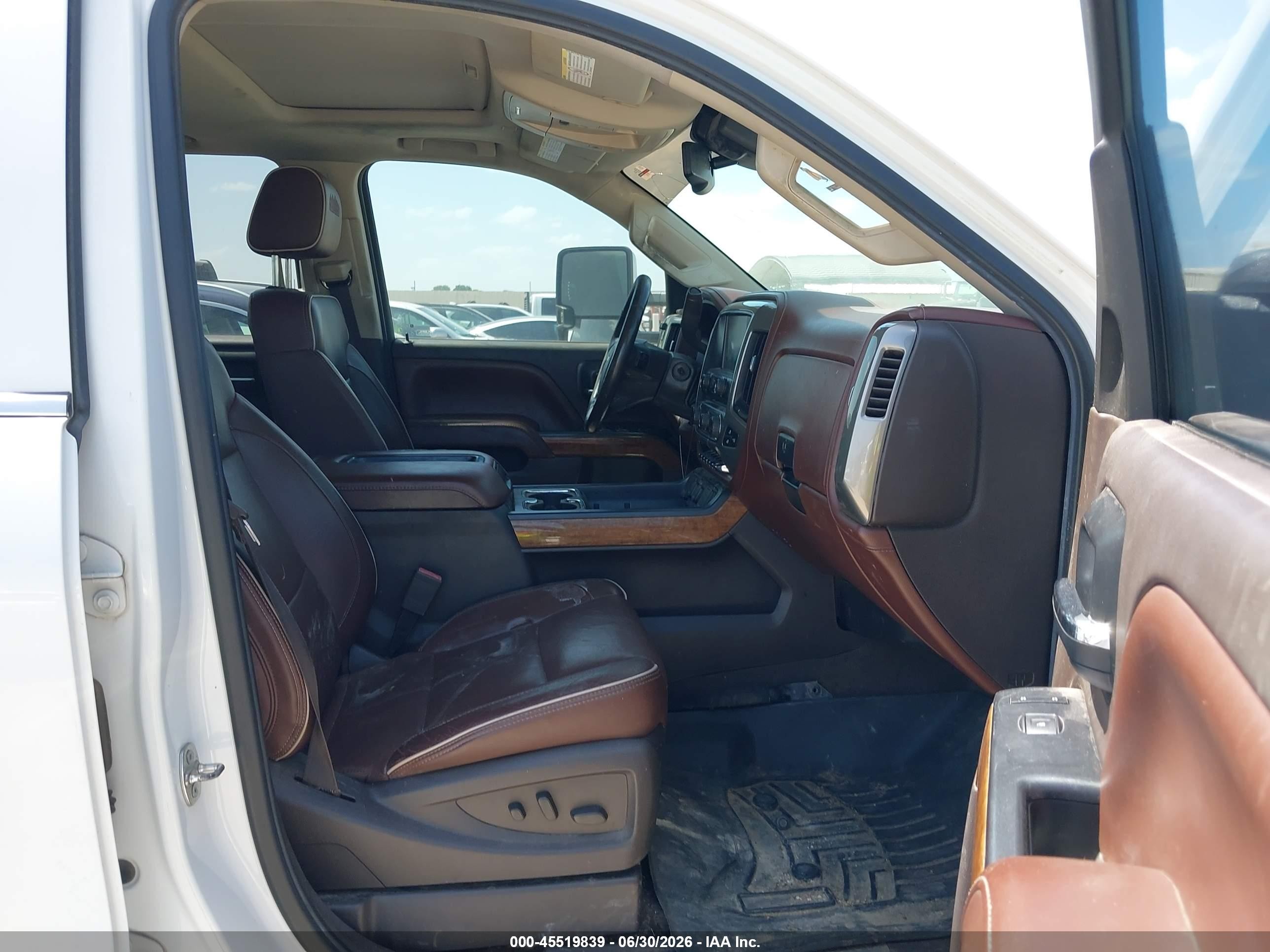 2015 Chevrolet Silverado 2500hd High Country White vin: 1GC1KXE80FF646859