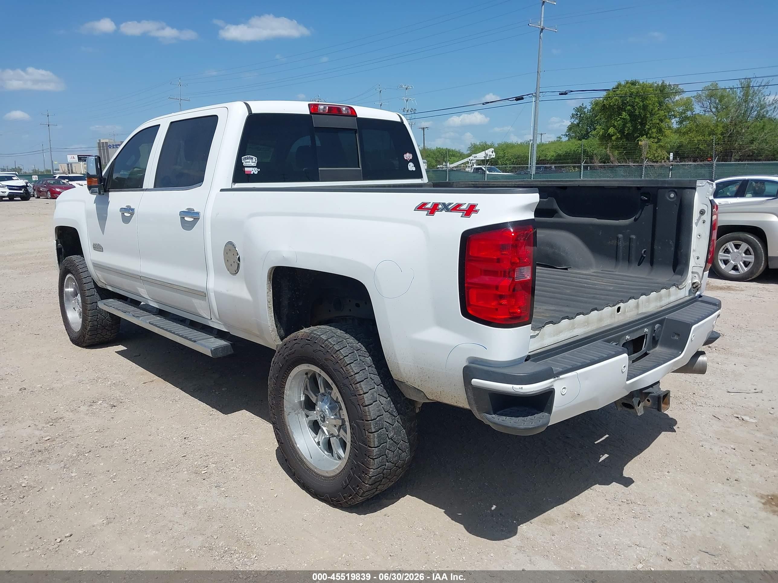 2015 Chevrolet Silverado 2500hd High Country White vin: 1GC1KXE80FF646859
