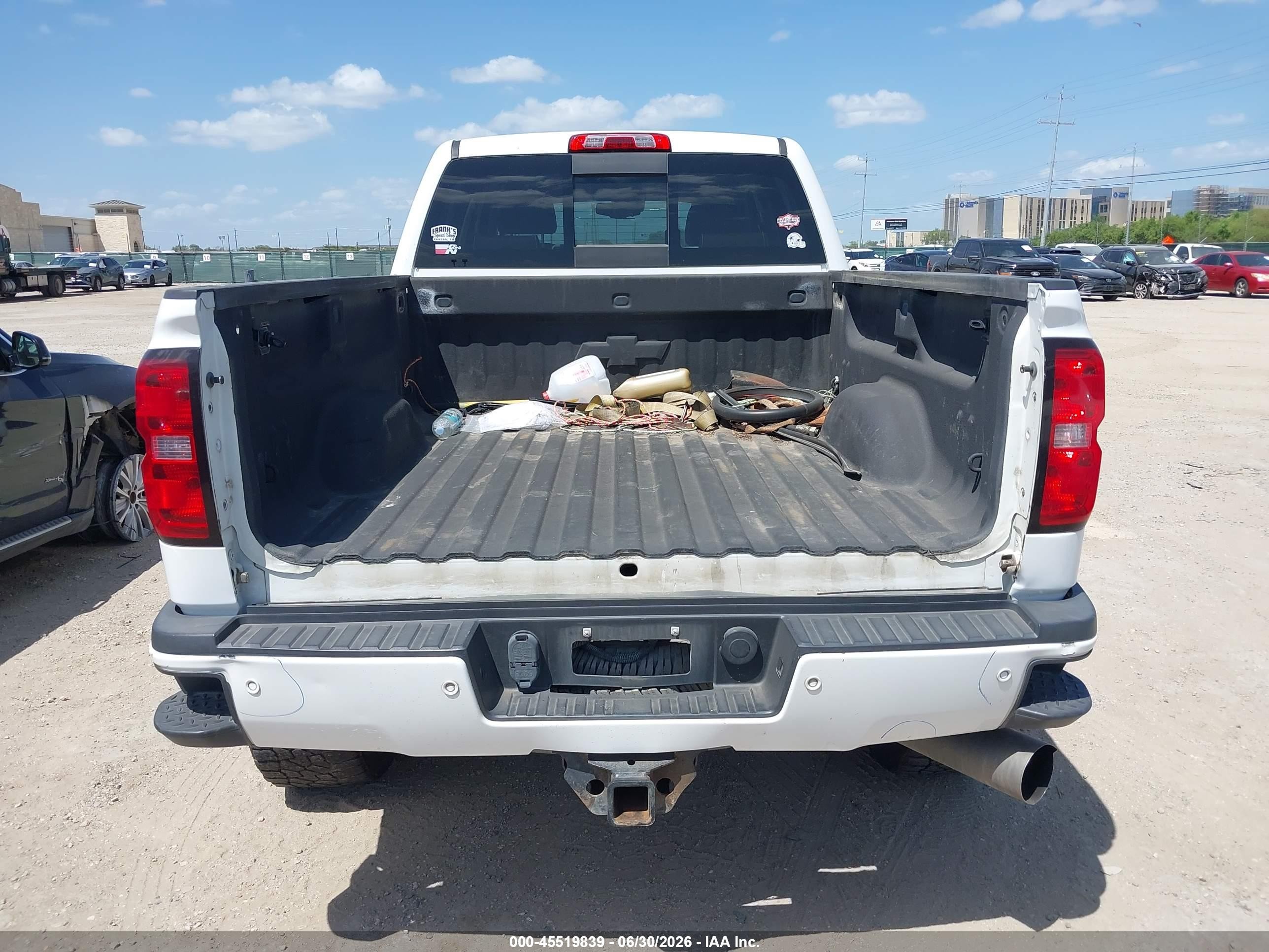 2015 Chevrolet Silverado 2500hd High Country White vin: 1GC1KXE80FF646859