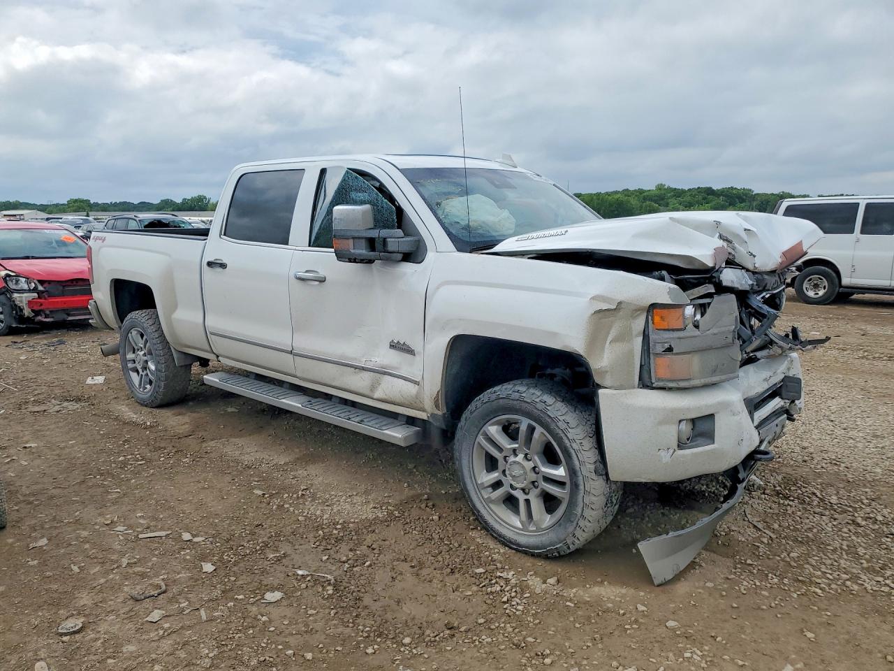 2015 Chevrolet Silverado K2500 High Country White vin: 1GC1KXE83FF502321