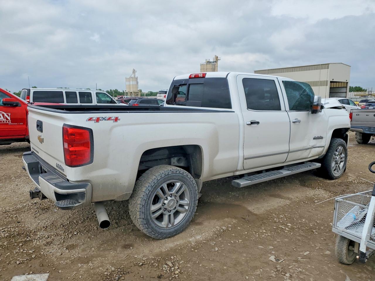 2015 Chevrolet Silverado K2500 High Country White vin: 1GC1KXE83FF502321