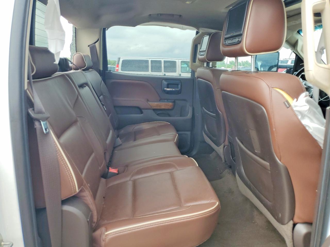 2015 Chevrolet Silverado K2500 High Country White vin: 1GC1KXE83FF502321