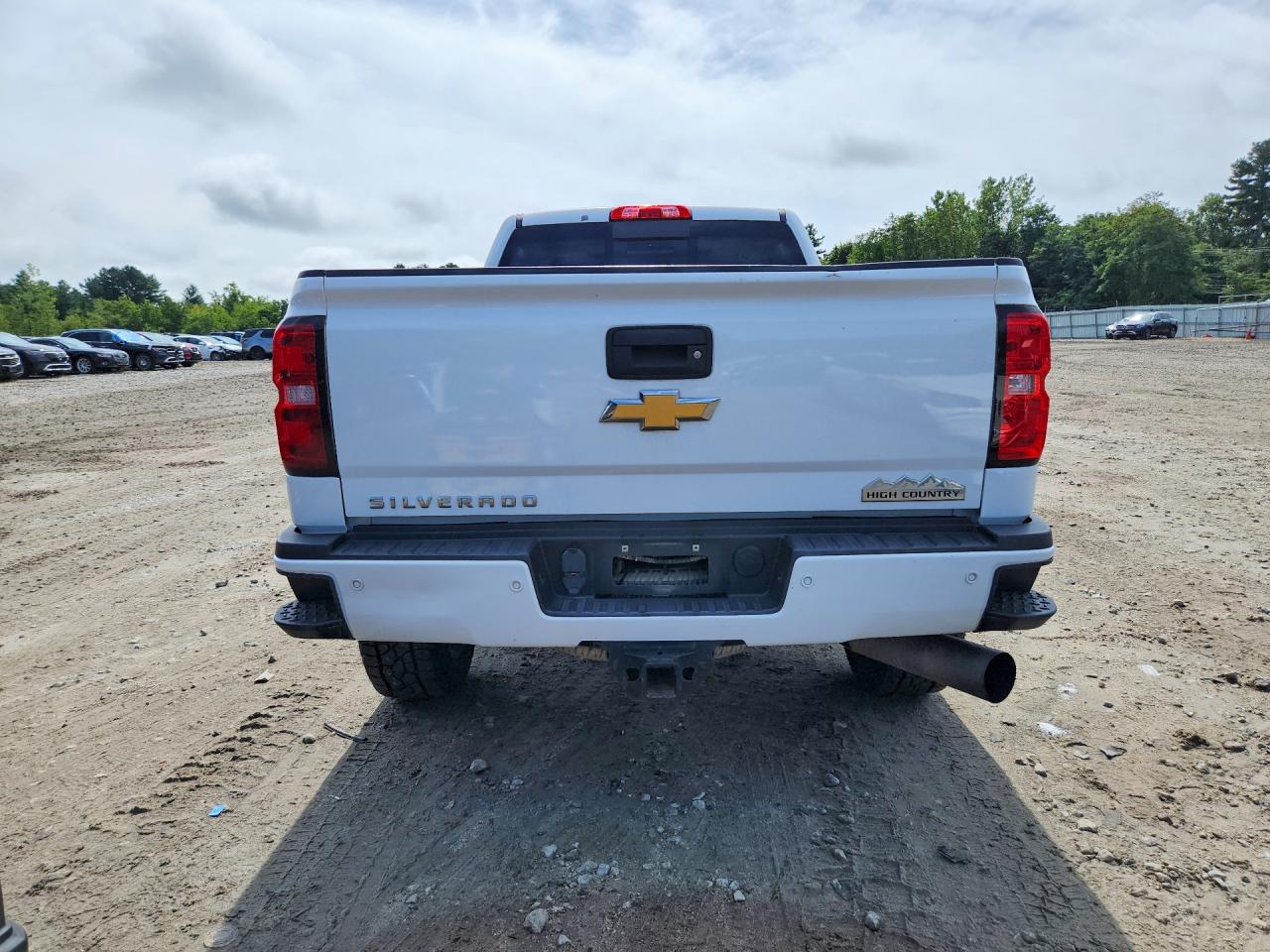 2015 Chevrolet Silverado K2500 High Country White vin: 1GC1KXE85FF581975