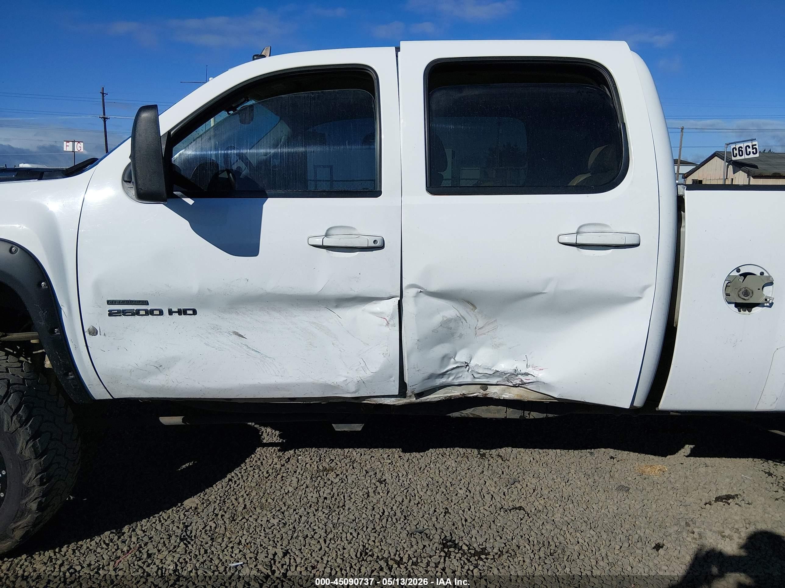 2011 Chevrolet Silverado 2500hd Ltz White vin: 1GC1KYC83BF240951