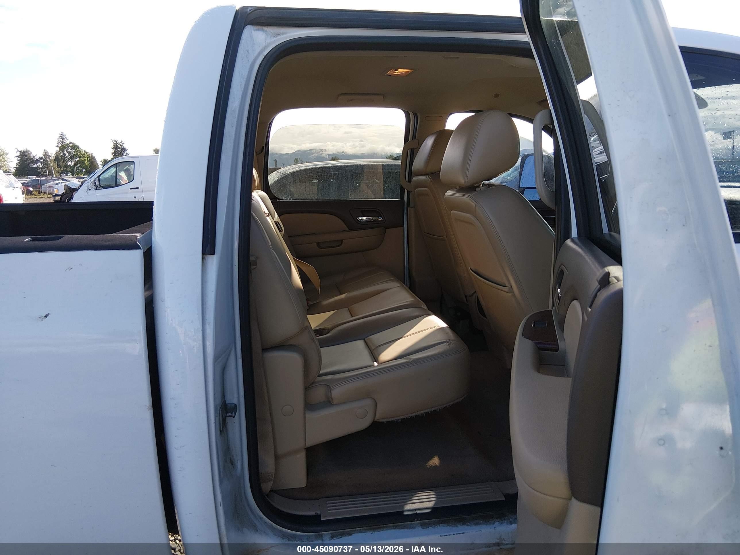 2011 Chevrolet Silverado 2500hd Ltz White vin: 1GC1KYC83BF240951