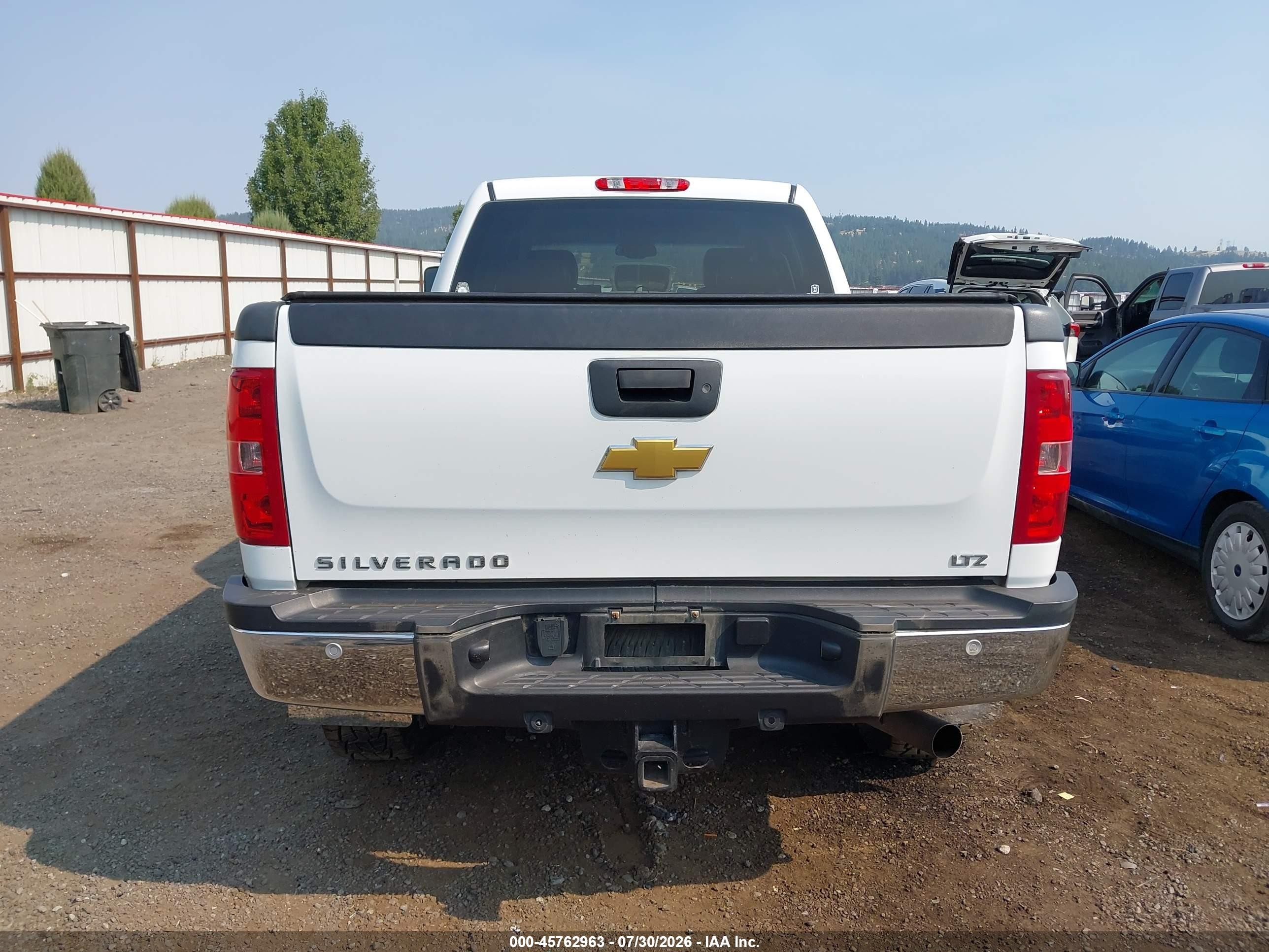 2013 Chevrolet Silverado 2500hd Ltz White vin: 1GC1KYCG6DF165415