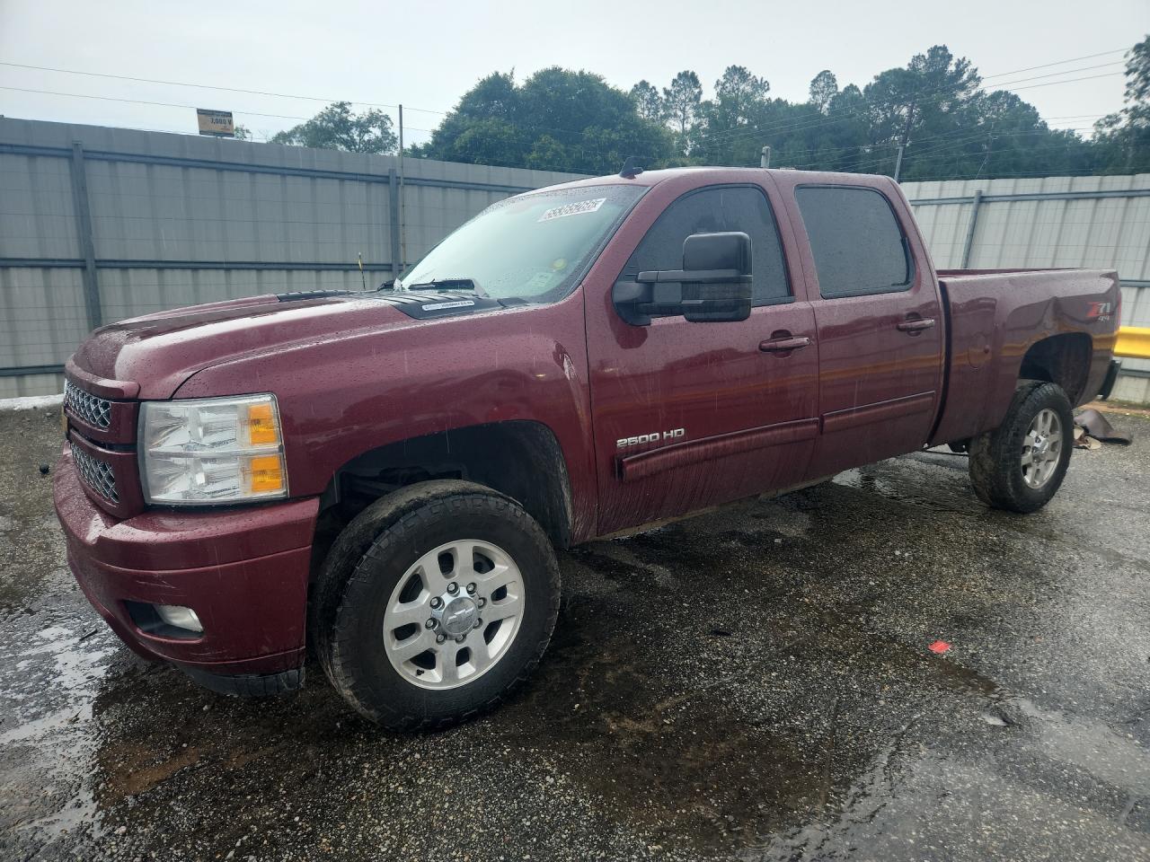 2013 Chevrolet Silverado K2500 Heavy Duty Ltz Maroon vin: 1GC1KYE80DF187092 Damage: Left Front Fender, Dent(S) W/ Paint Dmg, 4 To 5 Inches
