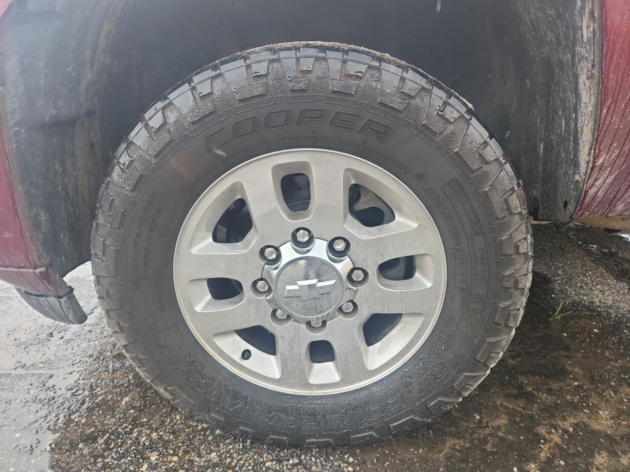 2013 Chevrolet Silverado K2500 Heavy Duty Ltz Maroon vin: 1GC1KYE80DF187092 Damage: Left Front Tire, Worn, Replacement Required