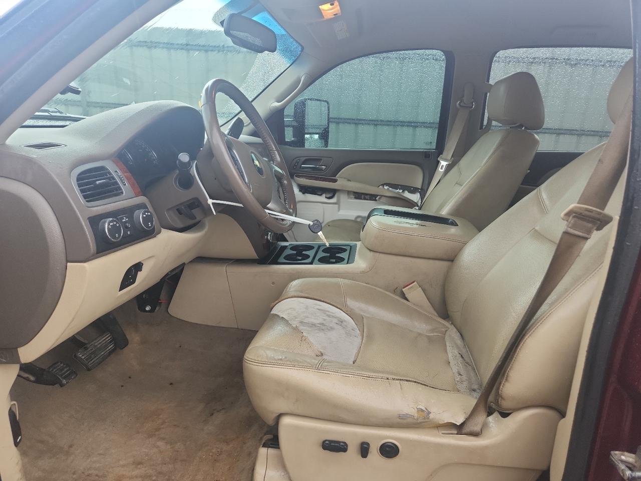 2013 Chevrolet Silverado K2500 Heavy Duty Ltz Maroon vin: 1GC1KYE80DF187092 Damage: Left Front Seat, Torn, > 12 Inches